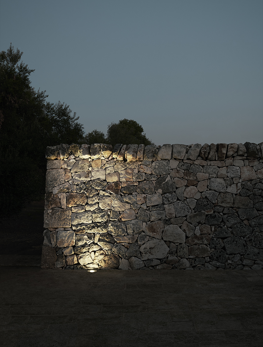 A-Rise-flos-outdoor-R-02.jpg