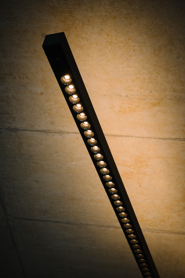 Black_Flag-flos-architectural-R-05.jpg