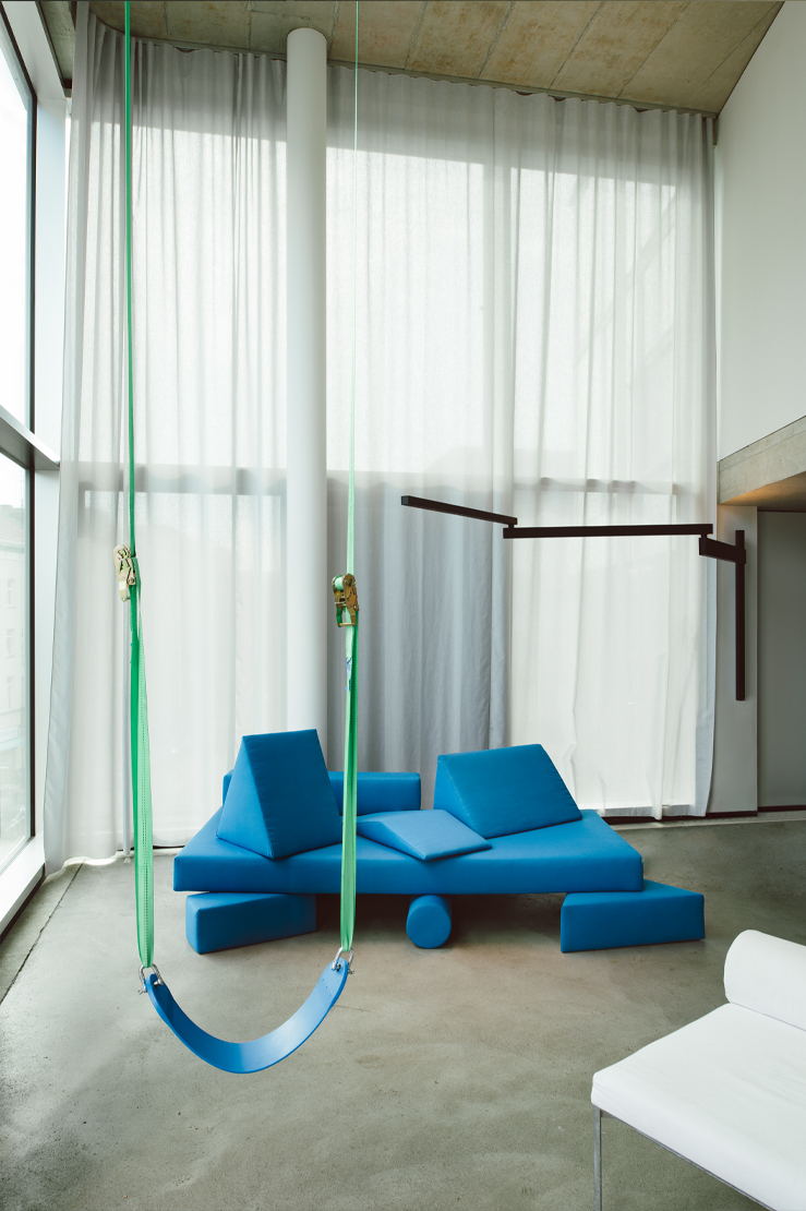 Black_Flag-flos-architectural-R-09.jpg