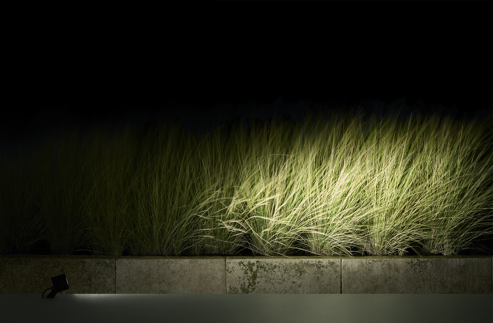 C-Heavy-Metal-Spot-flos-outdoor-R-01.jpg