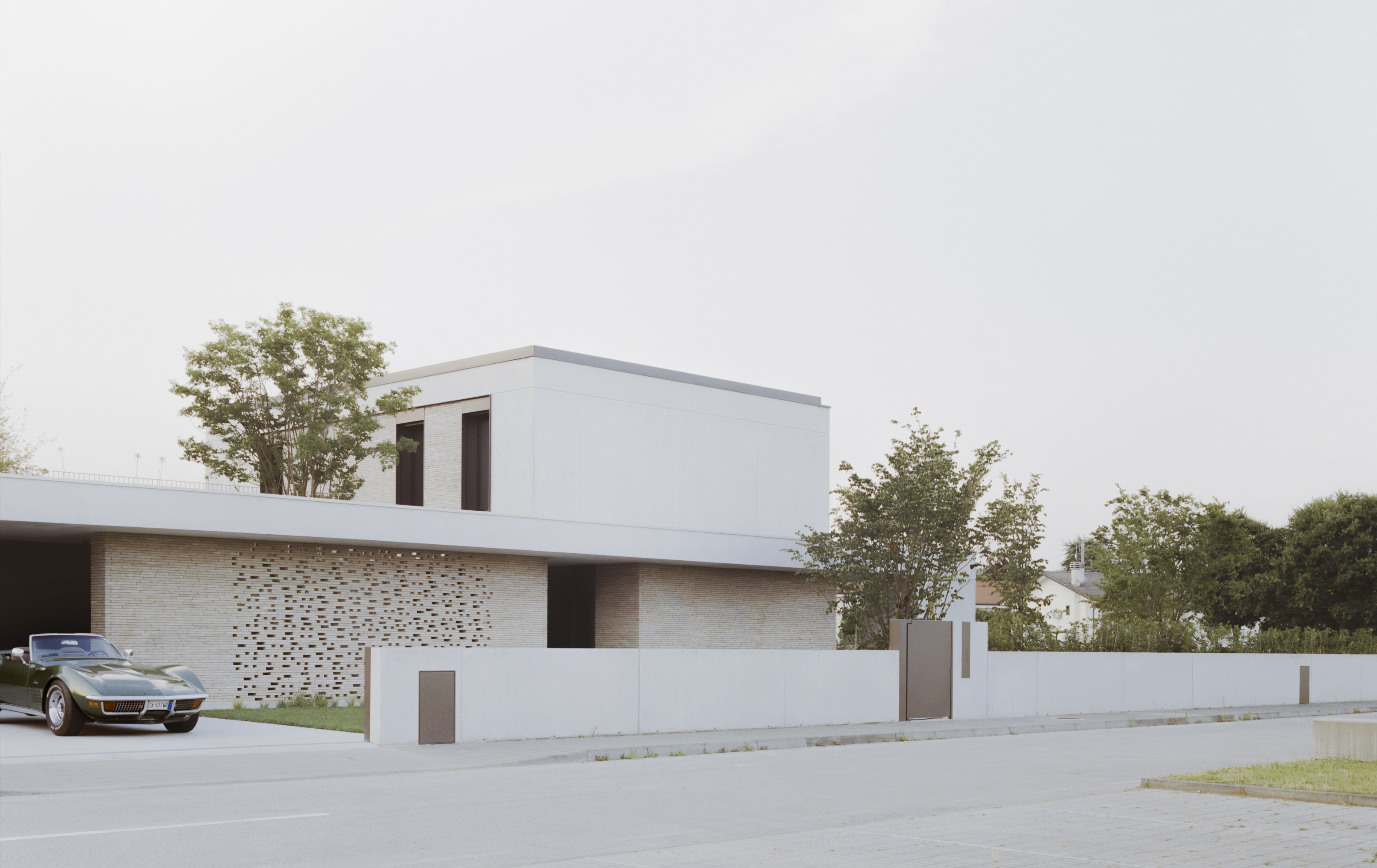 PROFESSIONAL_HP_House_GM_01