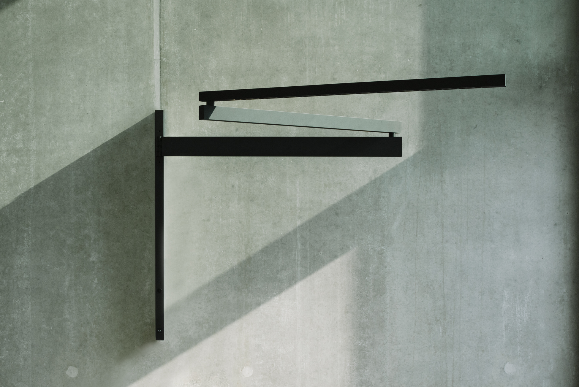 P_Fm_A-Black_Flag-Flos-Architectural-Thubnail-life.jpg
