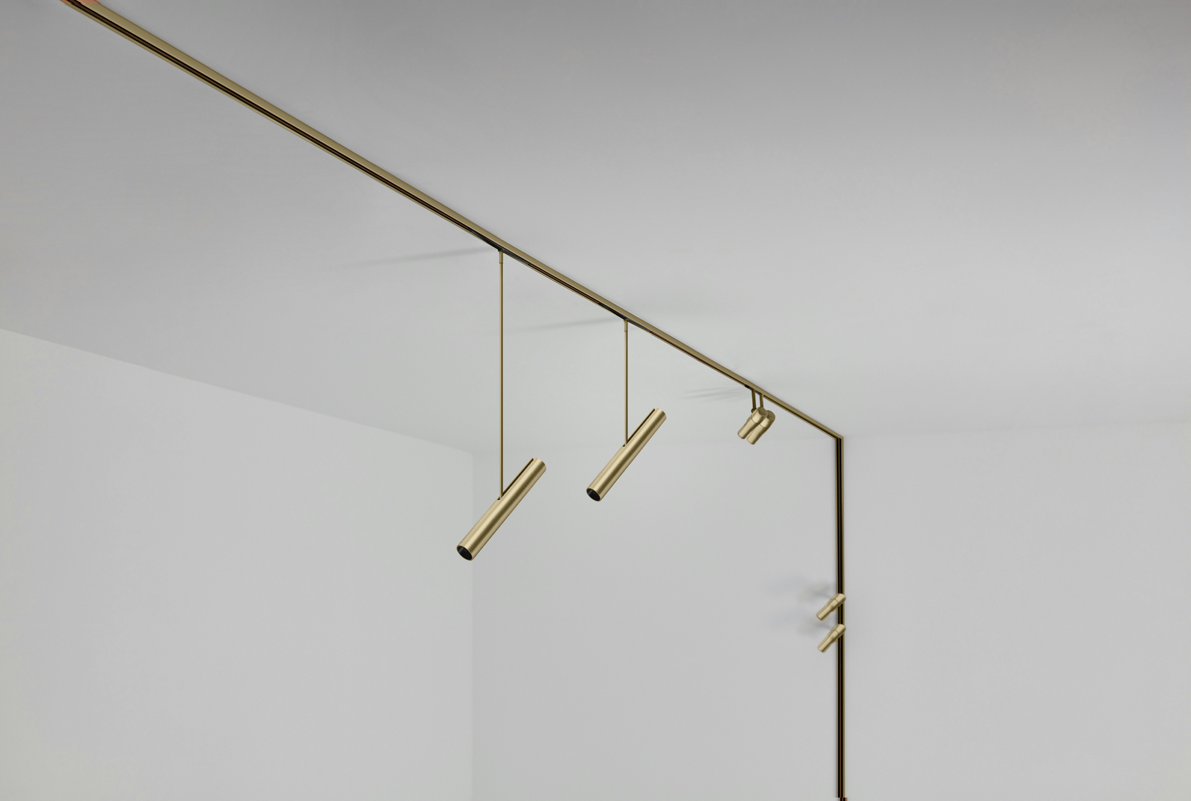 P_Md_E-Zero-Track-Pro-Surface-Flos-Architectural-still-life.jpg