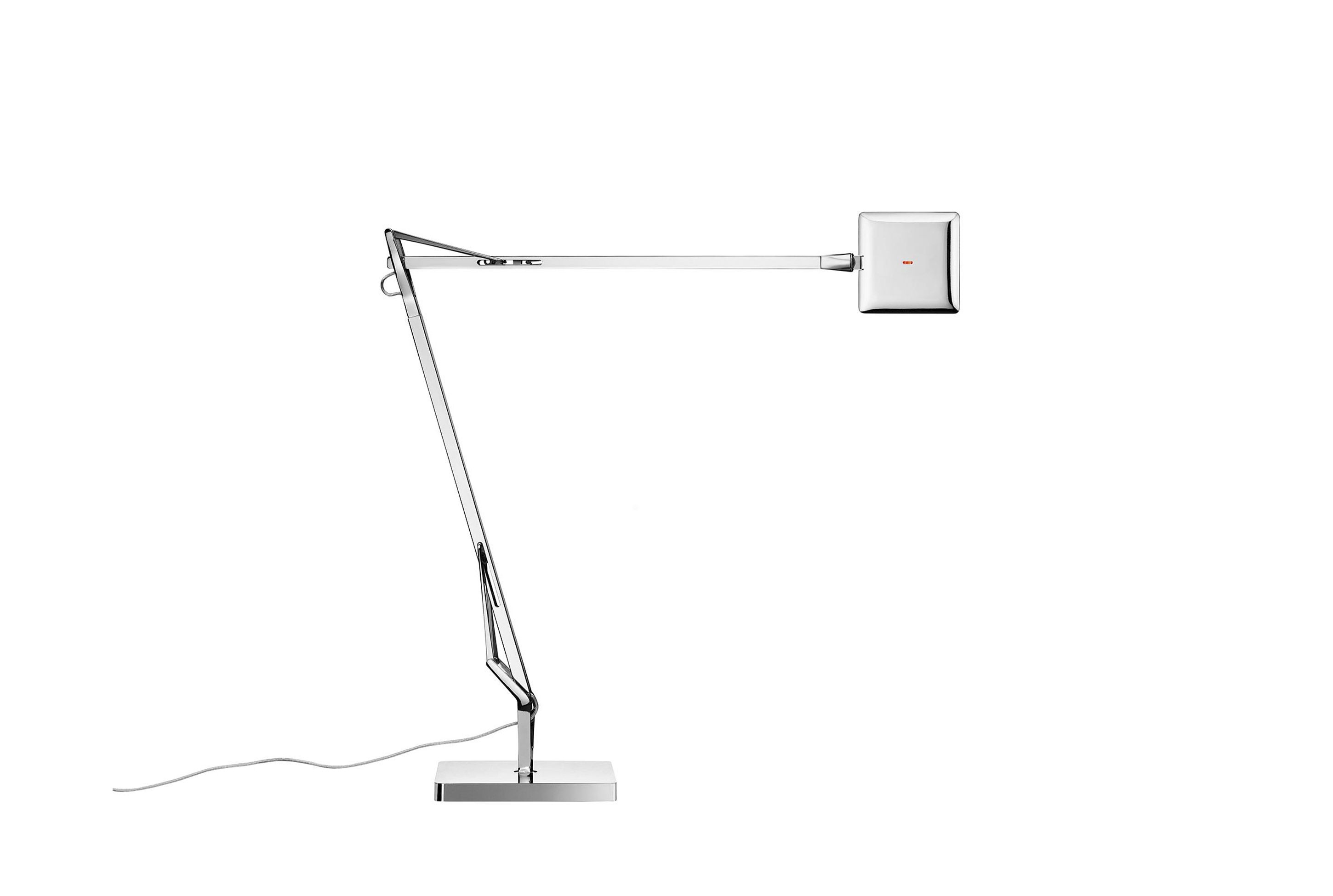 P_Md_E-kelvin-Edge-Table-Flos-Decorative-still-life.jpg