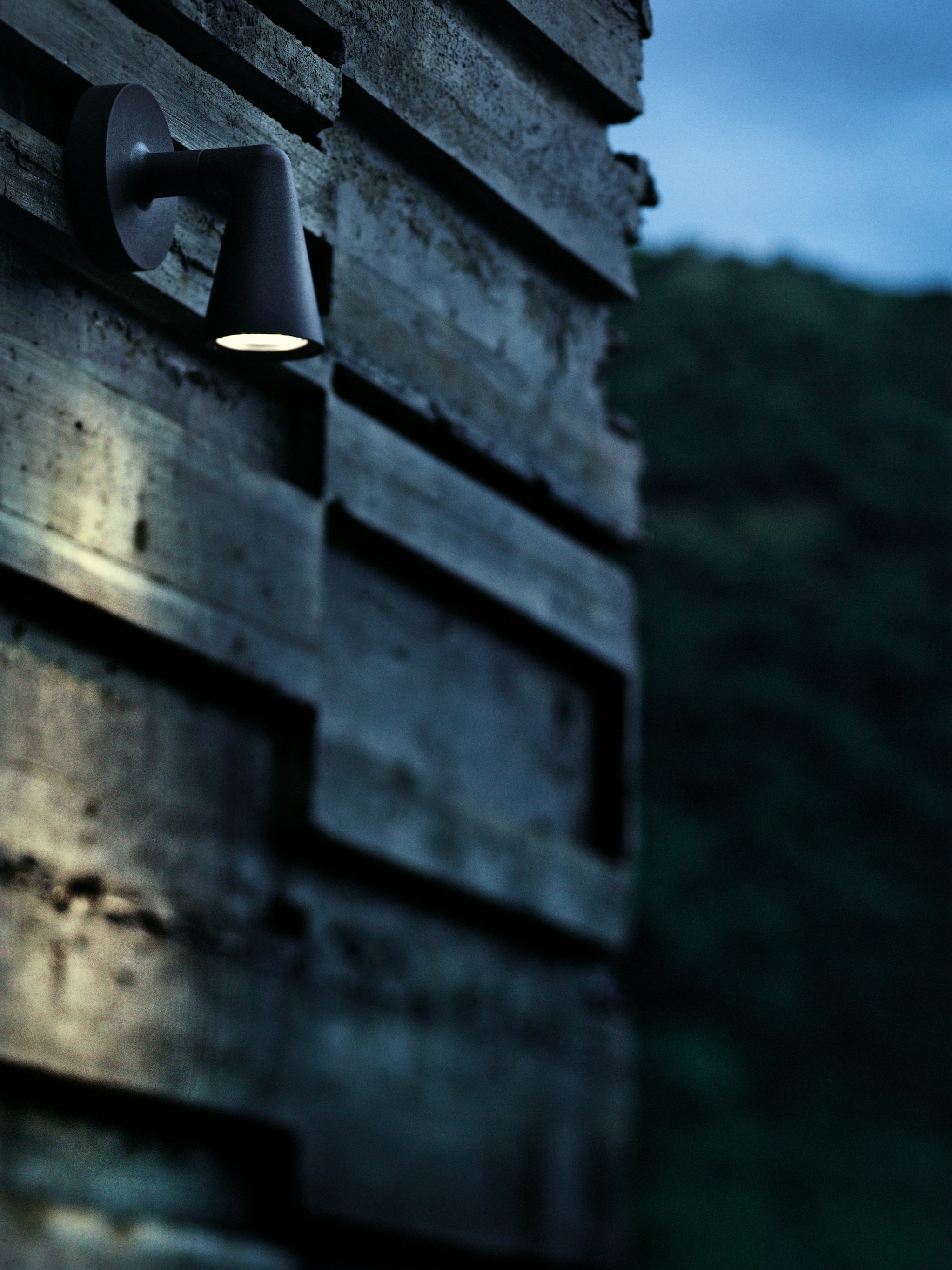 P_Md_F-Belvedere-Spot-Wall-Flos-Outdoor-highlight.jpg