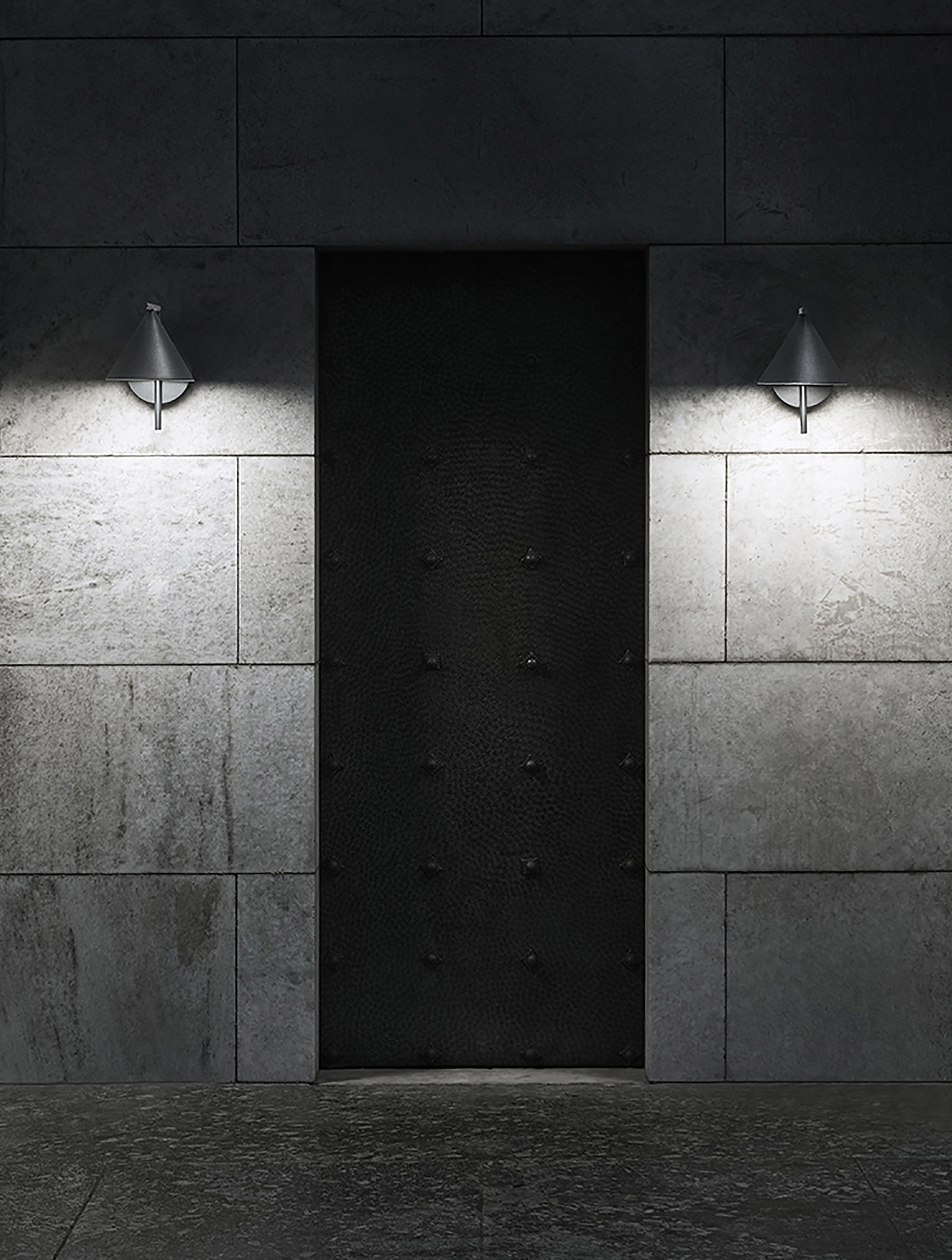 P_Md_F-Captain-Flint-Wall-Flos-Outdoor-highlight.jpg