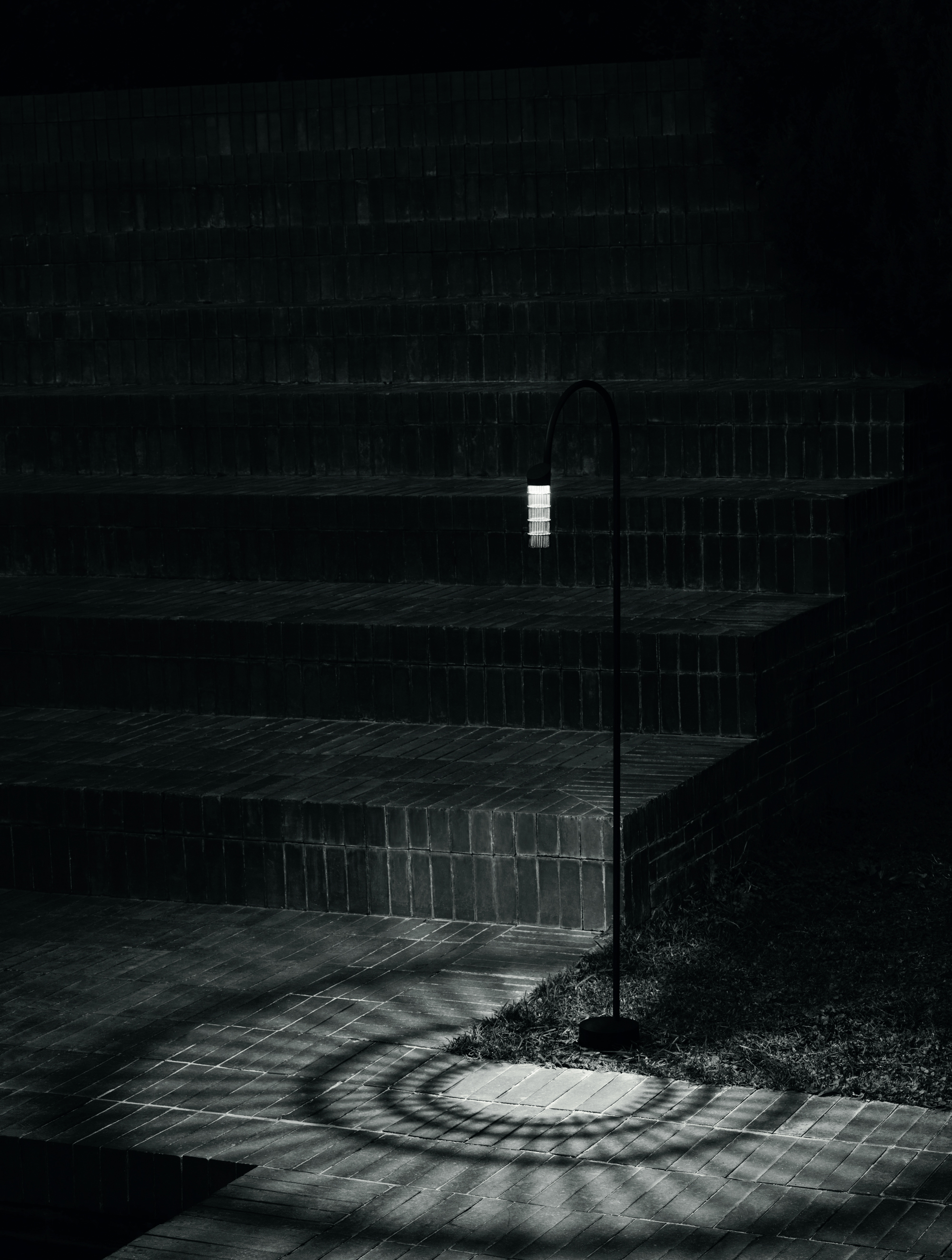P_Md_F-Caule-Bollard-Nest-Flos-Outdoor-highlight.jpg