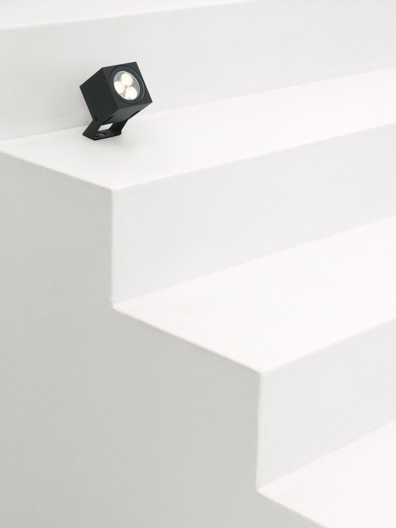 P_Md_F-Heavy-Metal-Spot-2-Flos-Outdoor-highlight.jpg