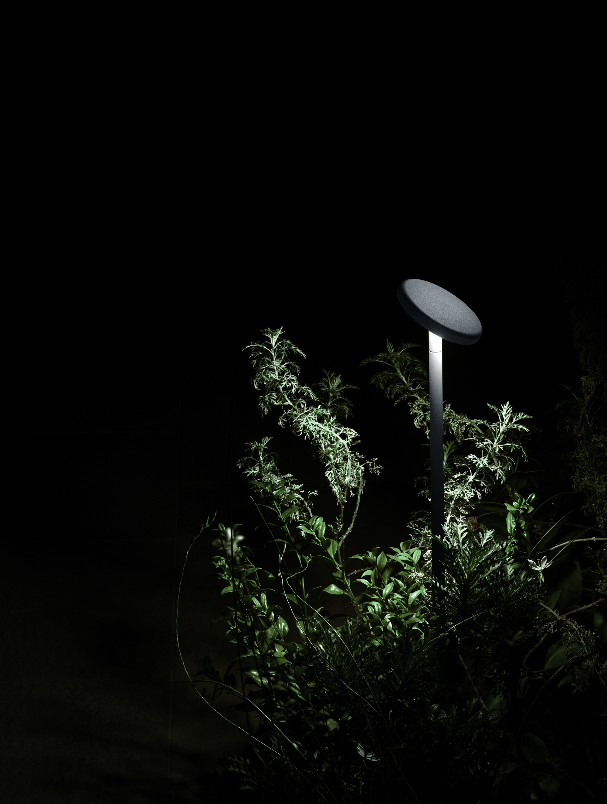 P_Md_F-Landlord-Bollard-Soft-Flos-Outdoor-highlight.jpg