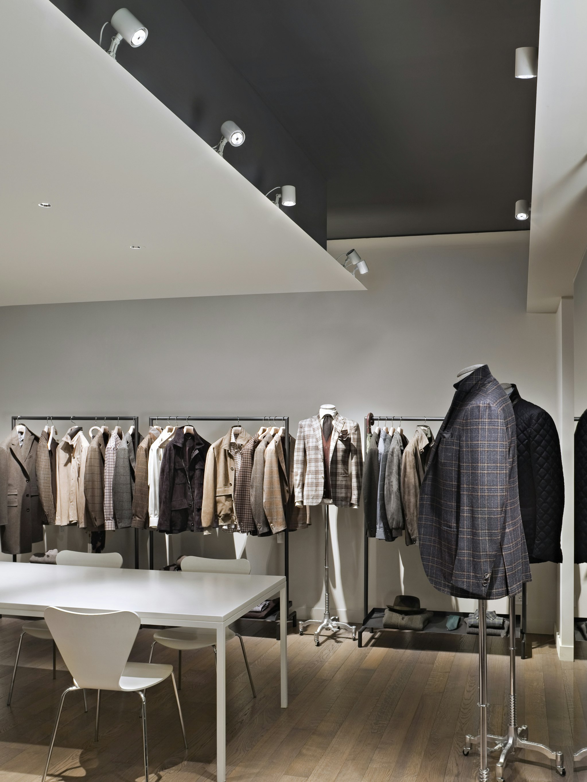 P_Md_F-Light-Cut-Mini-Perimetral-Installation-Flos-Architectural-highlight.jpg