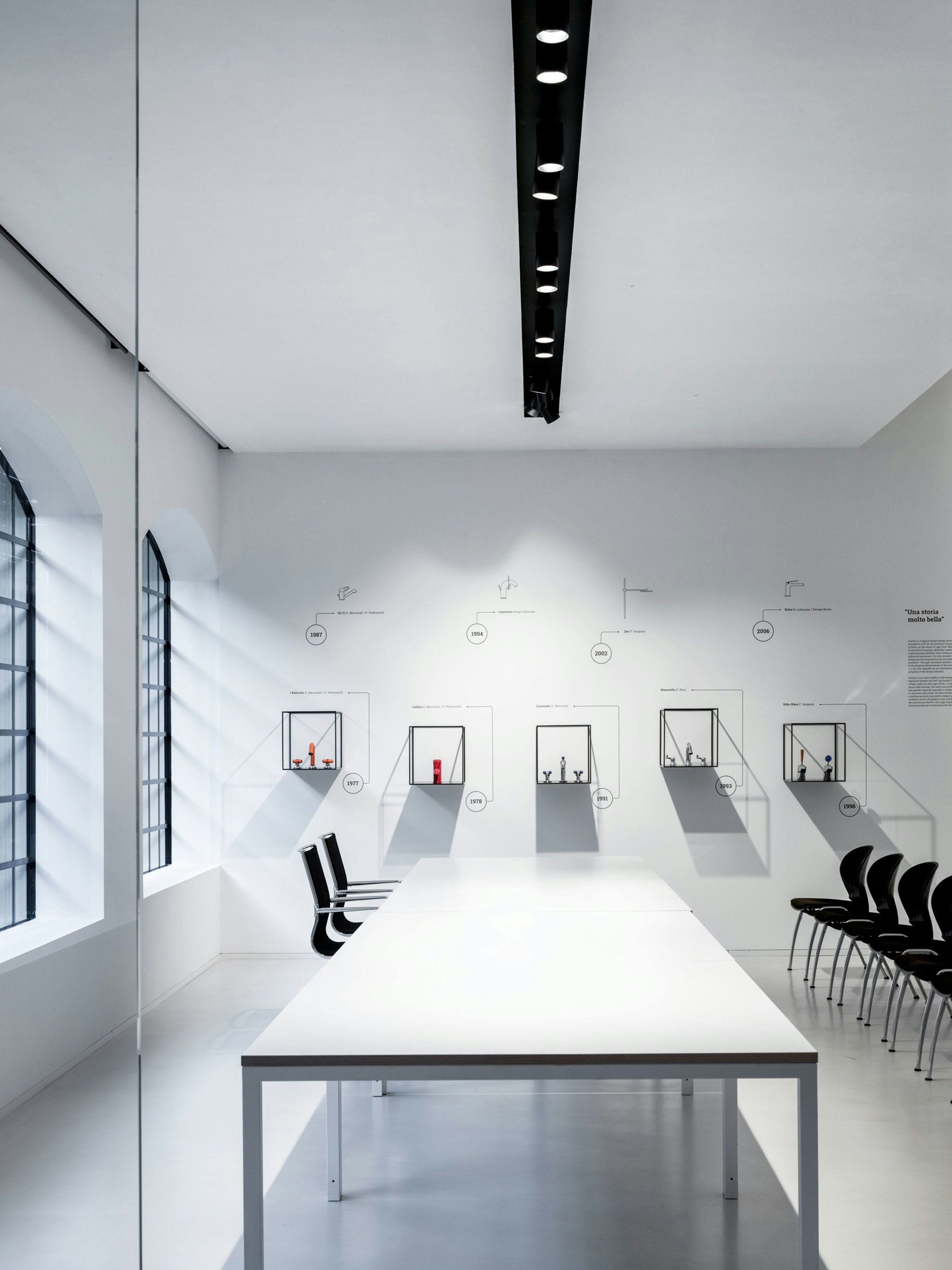 P_Md_F-Light-Cut-Mini-Spot-Flos-Architectural-highlight.jpg