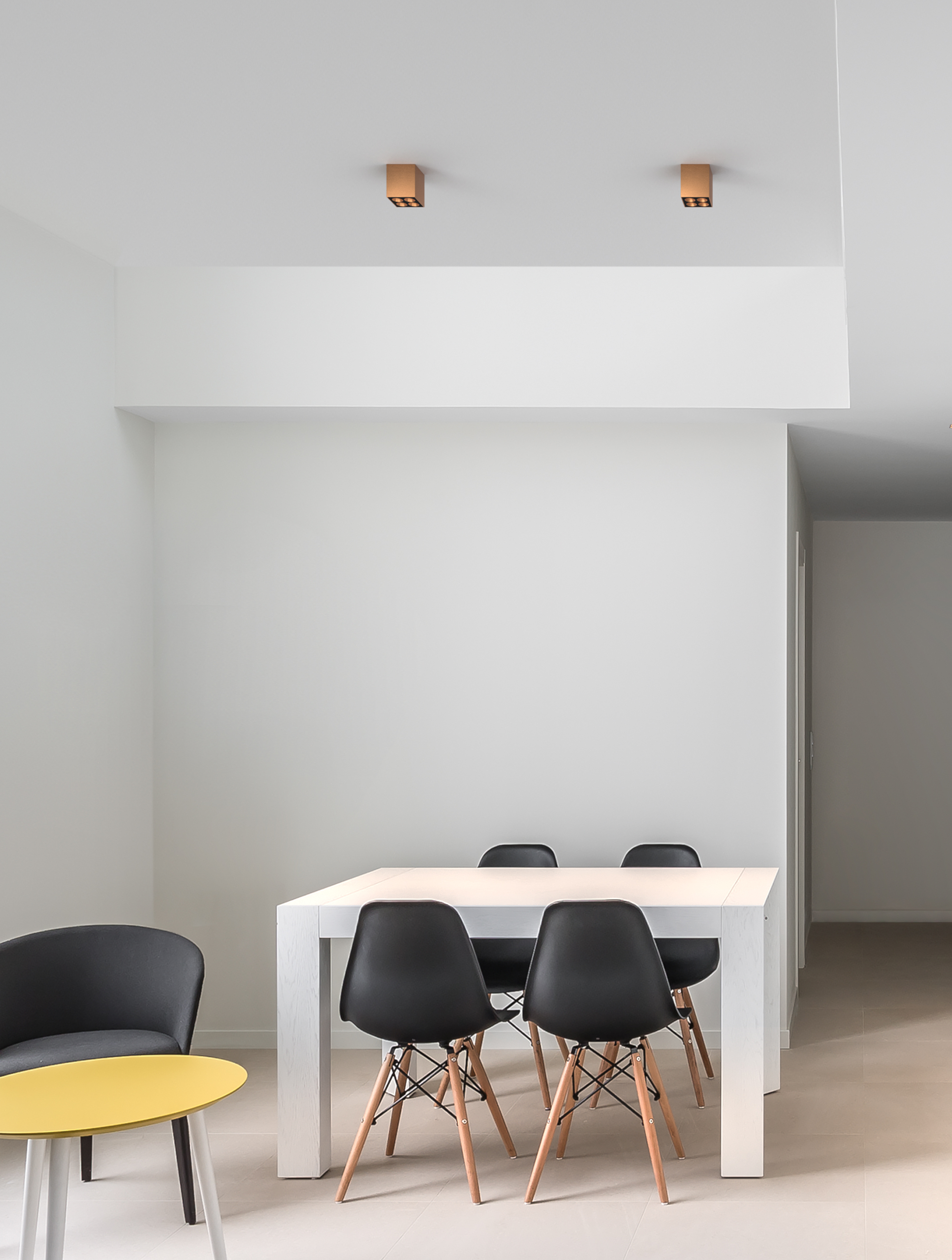 Versatile surface LED spotlight with high luminous efficiency.