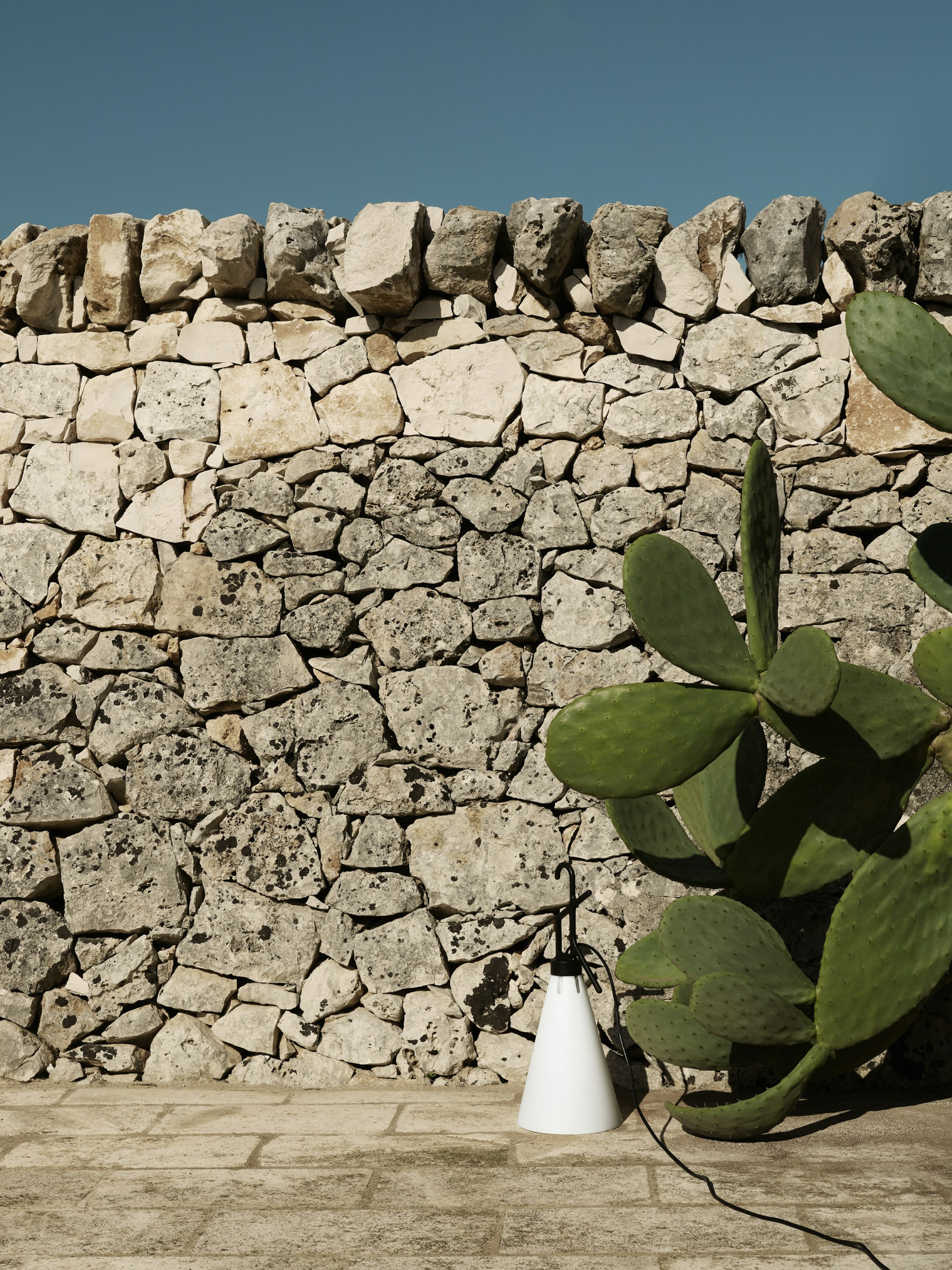 P_Md_F-May-day-Flos-Outdoor-highlight.jpg
