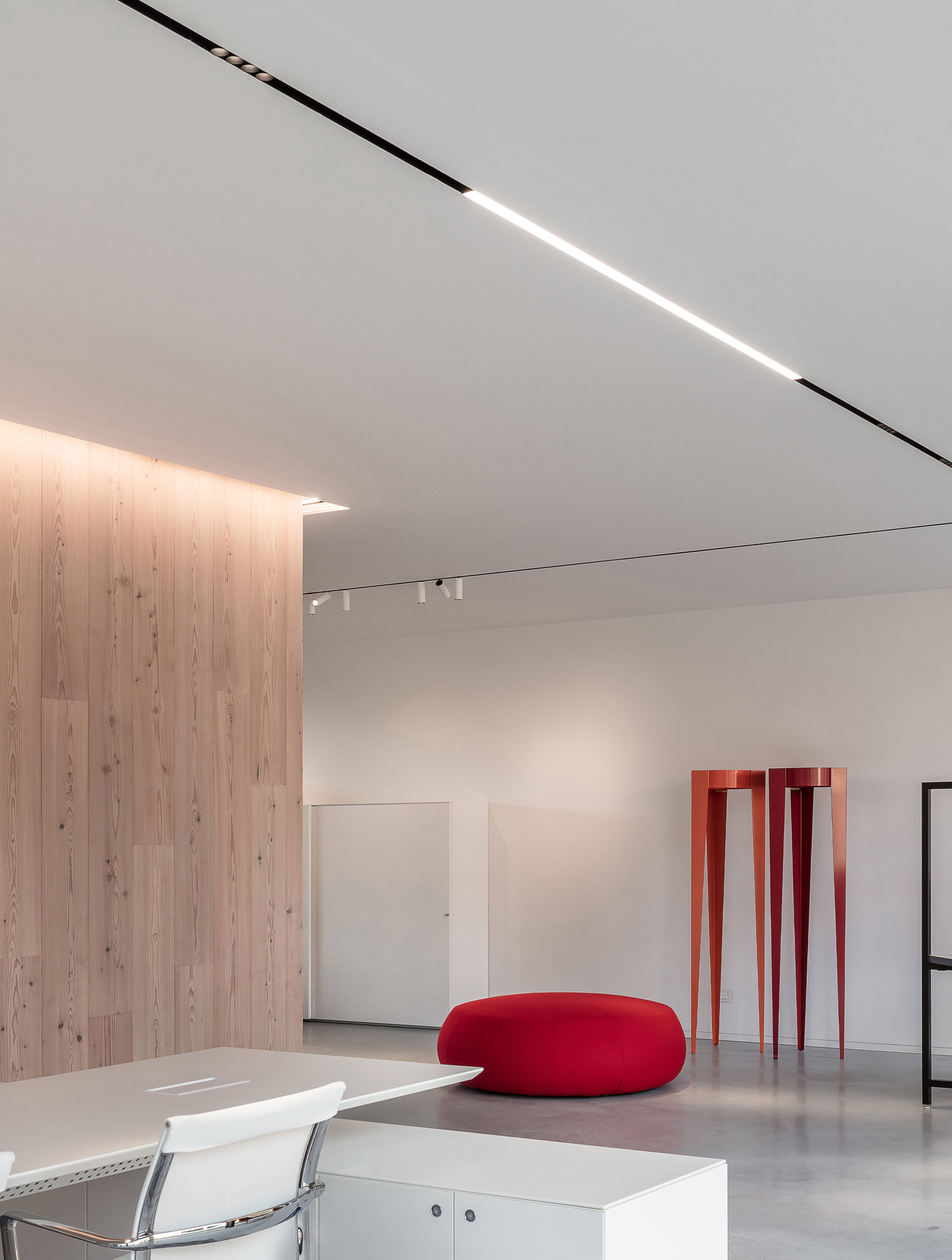 P_Md_F-The-Running-Magnet-Multi-Spot-4-Flos-Architectural-highlight.jpg