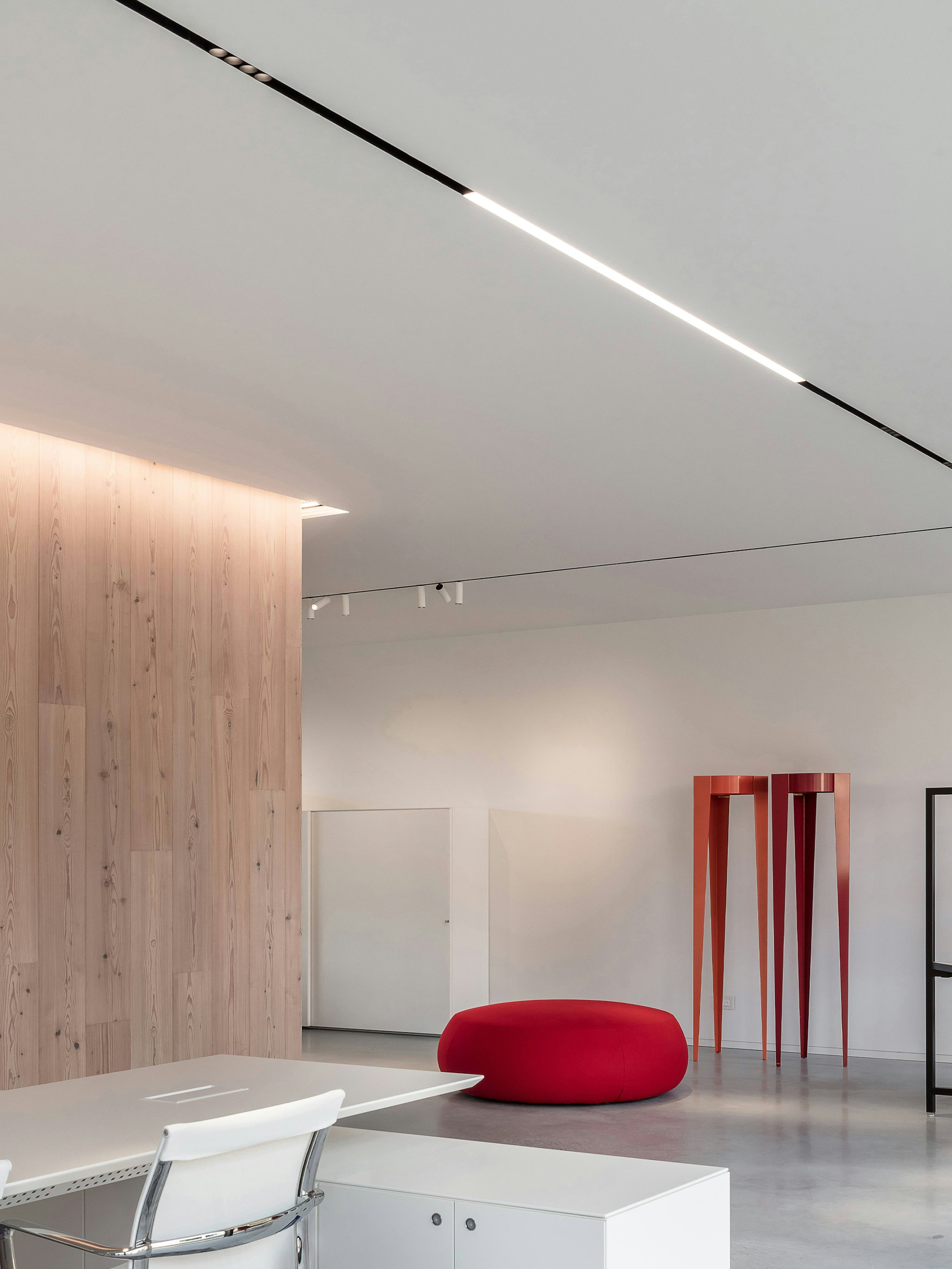 P_Md_F-The-Running-Magnet-Multi-Spot-4-Flos-Architectural-highlight.jpg