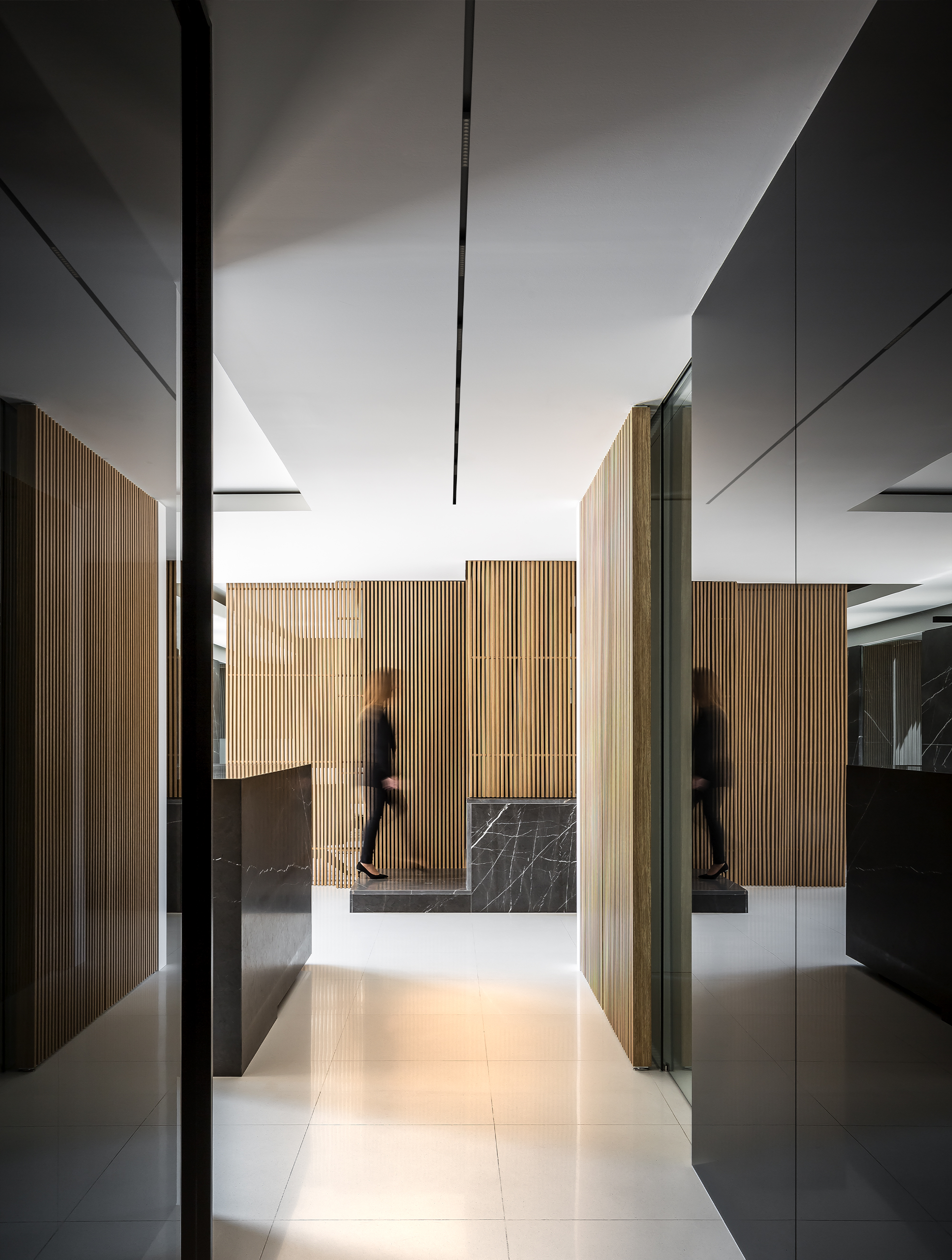 P_Md_F-The-Tracking-Magnet-MultiSpot-Mini-Flos-Architectural-highlight.jpg