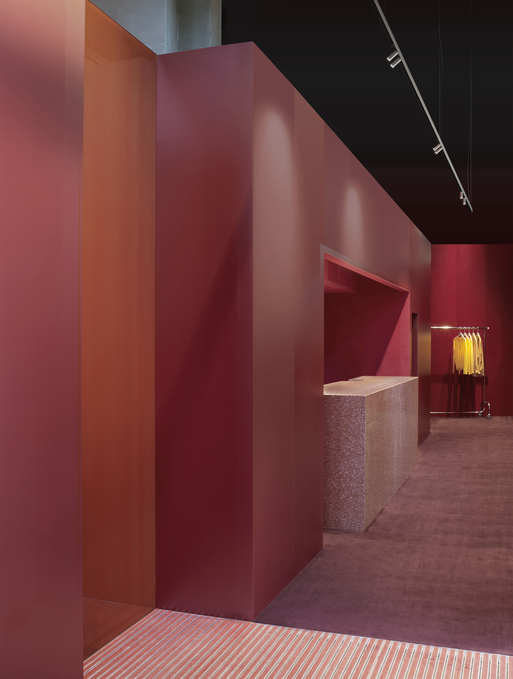 P_Md_F-The-Tracking-Magnet-Spot-90-Flos-Architectural-highlight.jpg