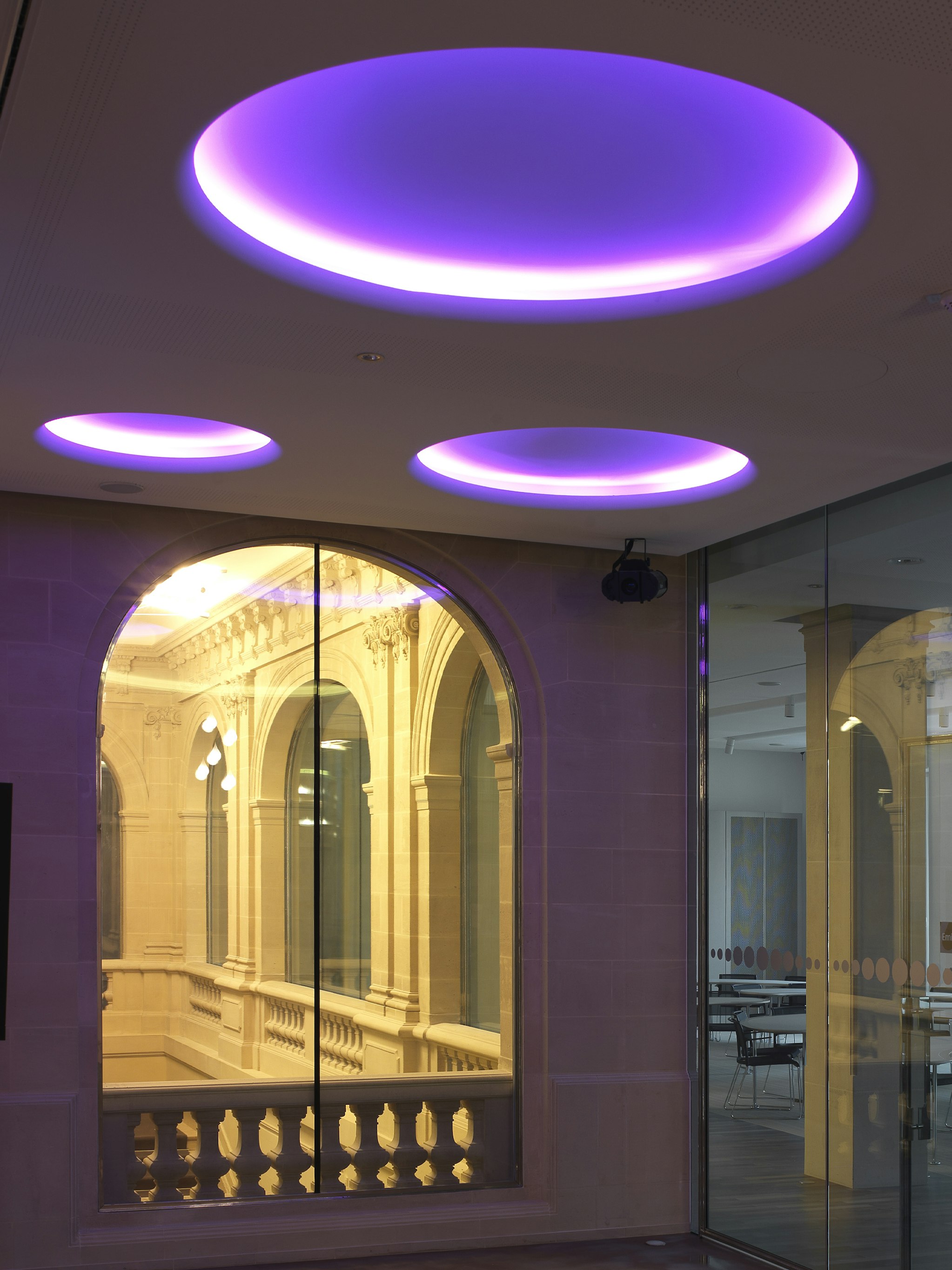 P_Md_F-USO-2200-Cove-Lighting-Flos-SoftArchitecture-highlight.jpg