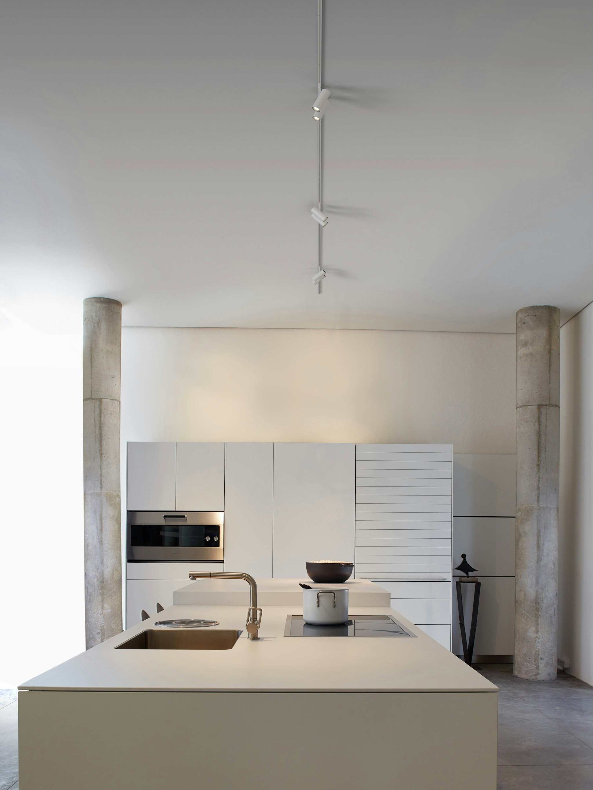P_Md_F-Zero-Track-Find-Me-1-Flos-Architectural-highlight.jpg