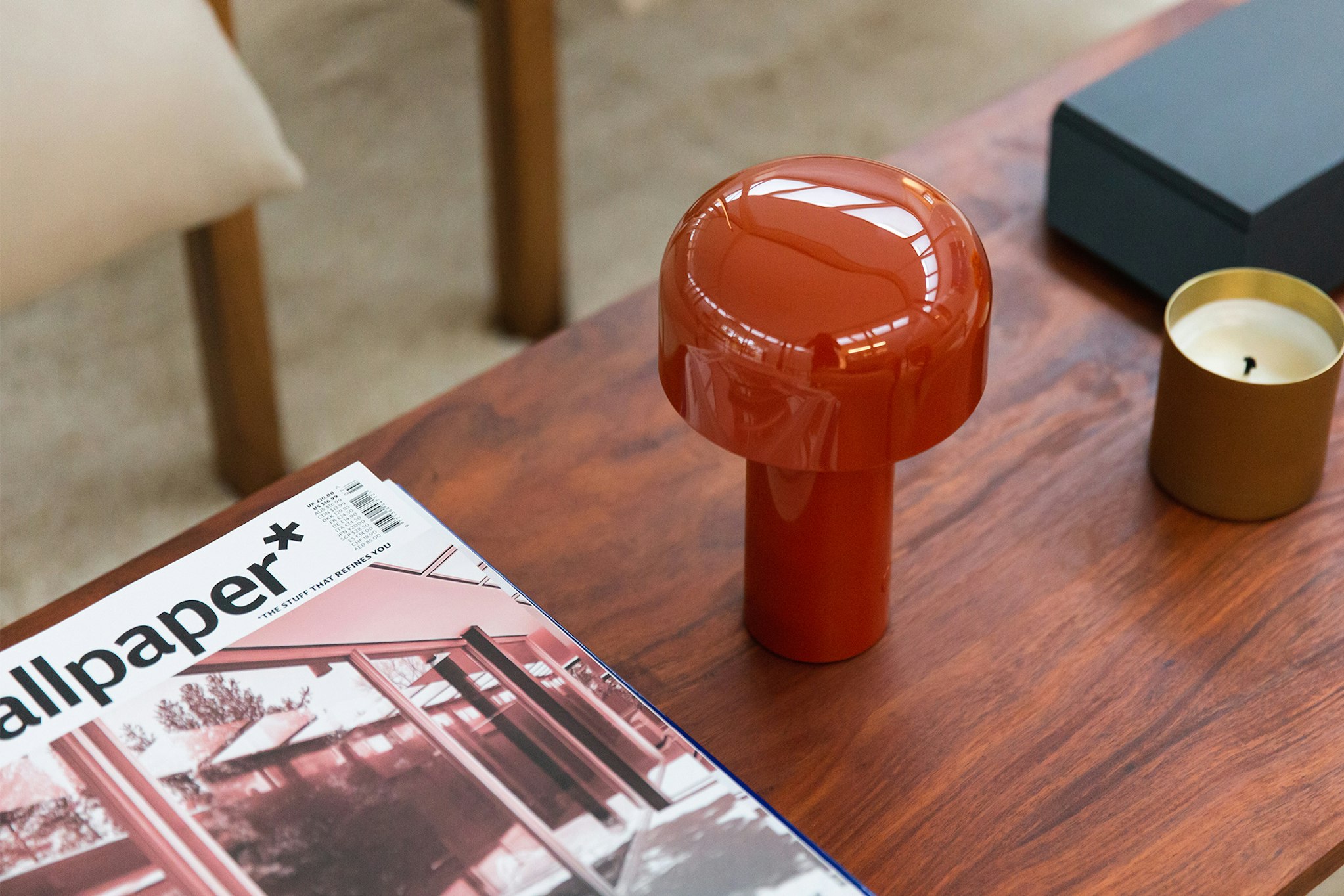 P_Sf_A-Bellhop-Table-Glass-Flos-Decorative-Thubnail-life_general.jpg