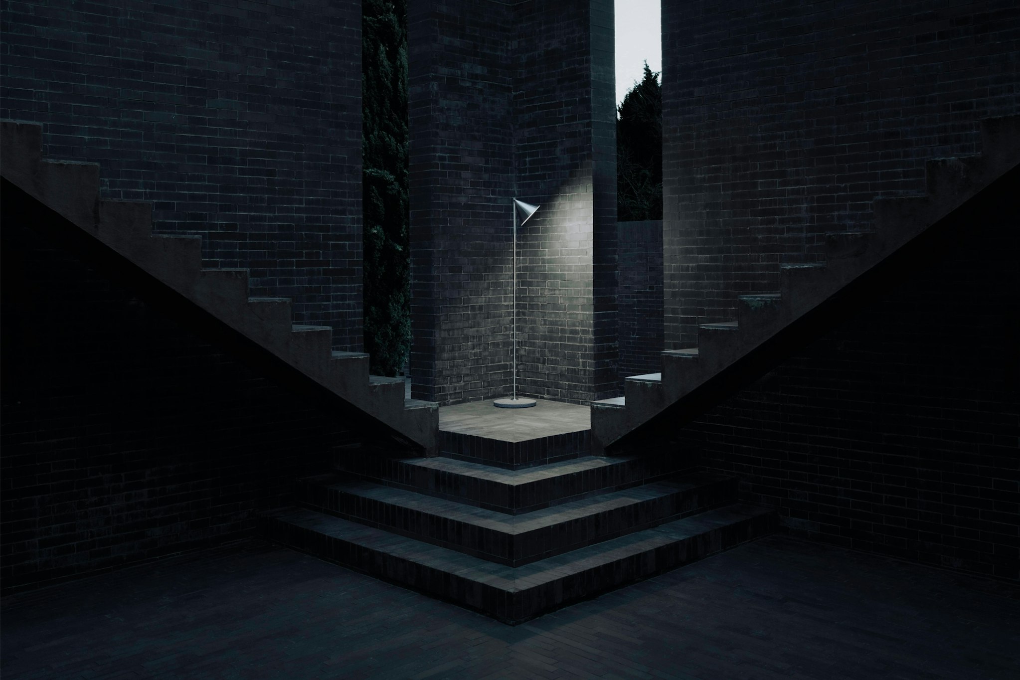 P_Sf_A-Captain-Flint-Floor-Flos-Outdoor-Thubnail-life__general.jpg
