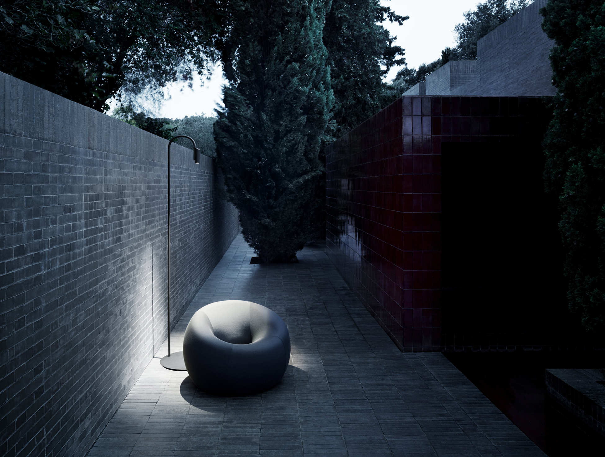 P_Sf_A-Caule-Floor-Flos-Outdoor-Thubnail-life_general.jpg