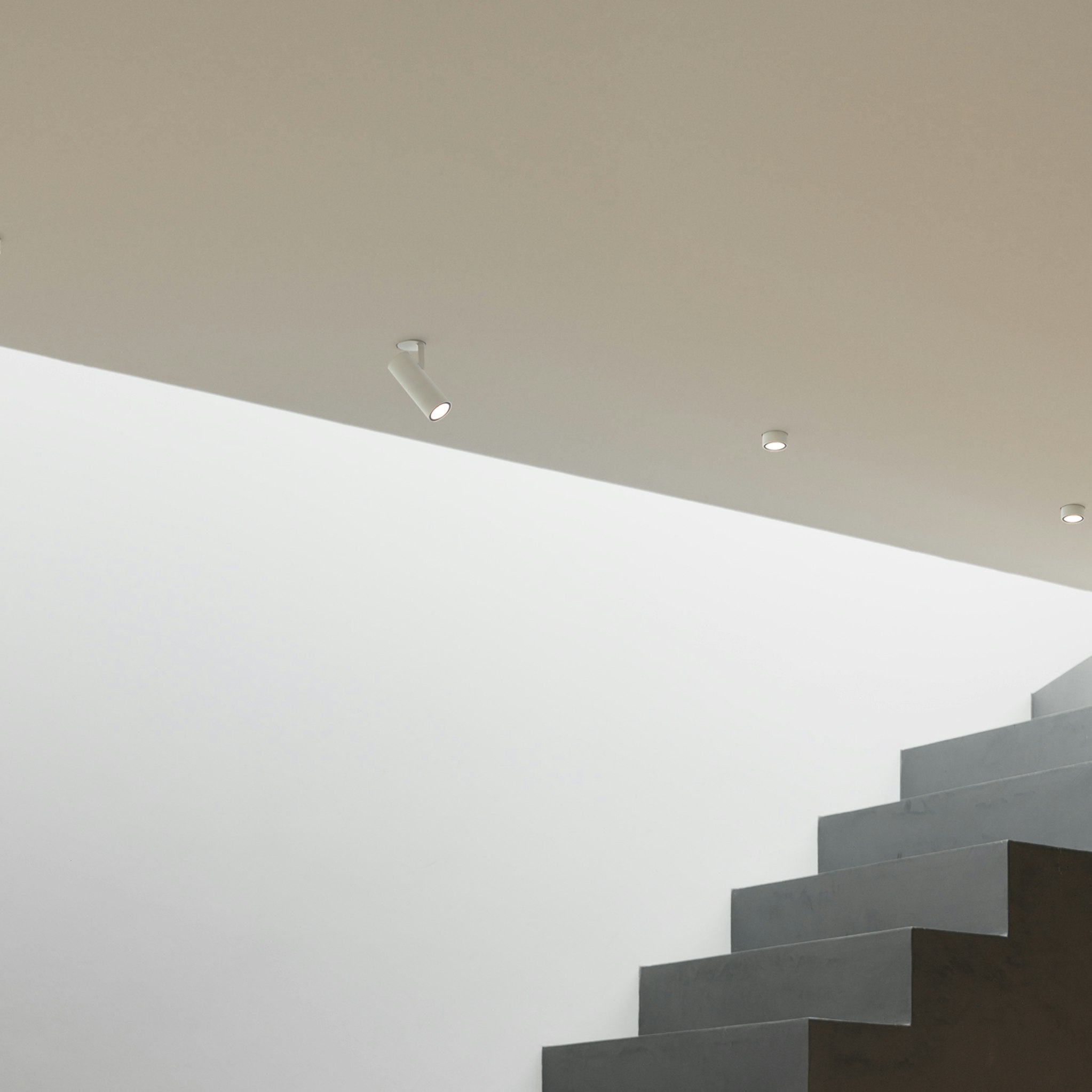 P_Sf_A-Find-Me-Flos-Architectural-Thubnail-life_general.jpg