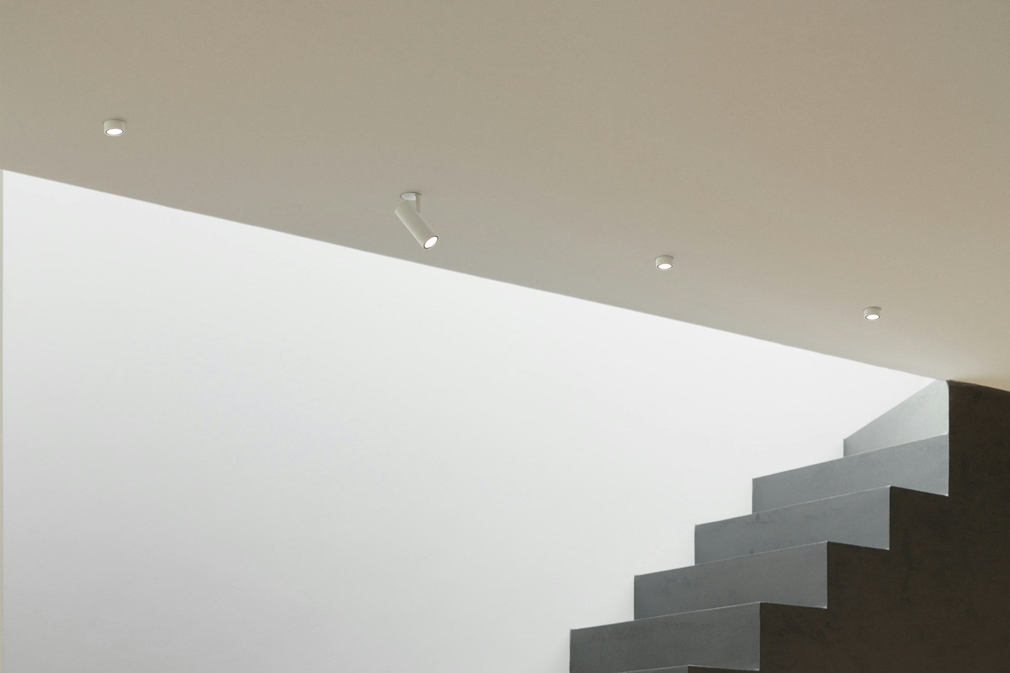 P_Sf_A-Find-Me-Flos-Architectural-Thubnail-life_general.jpg