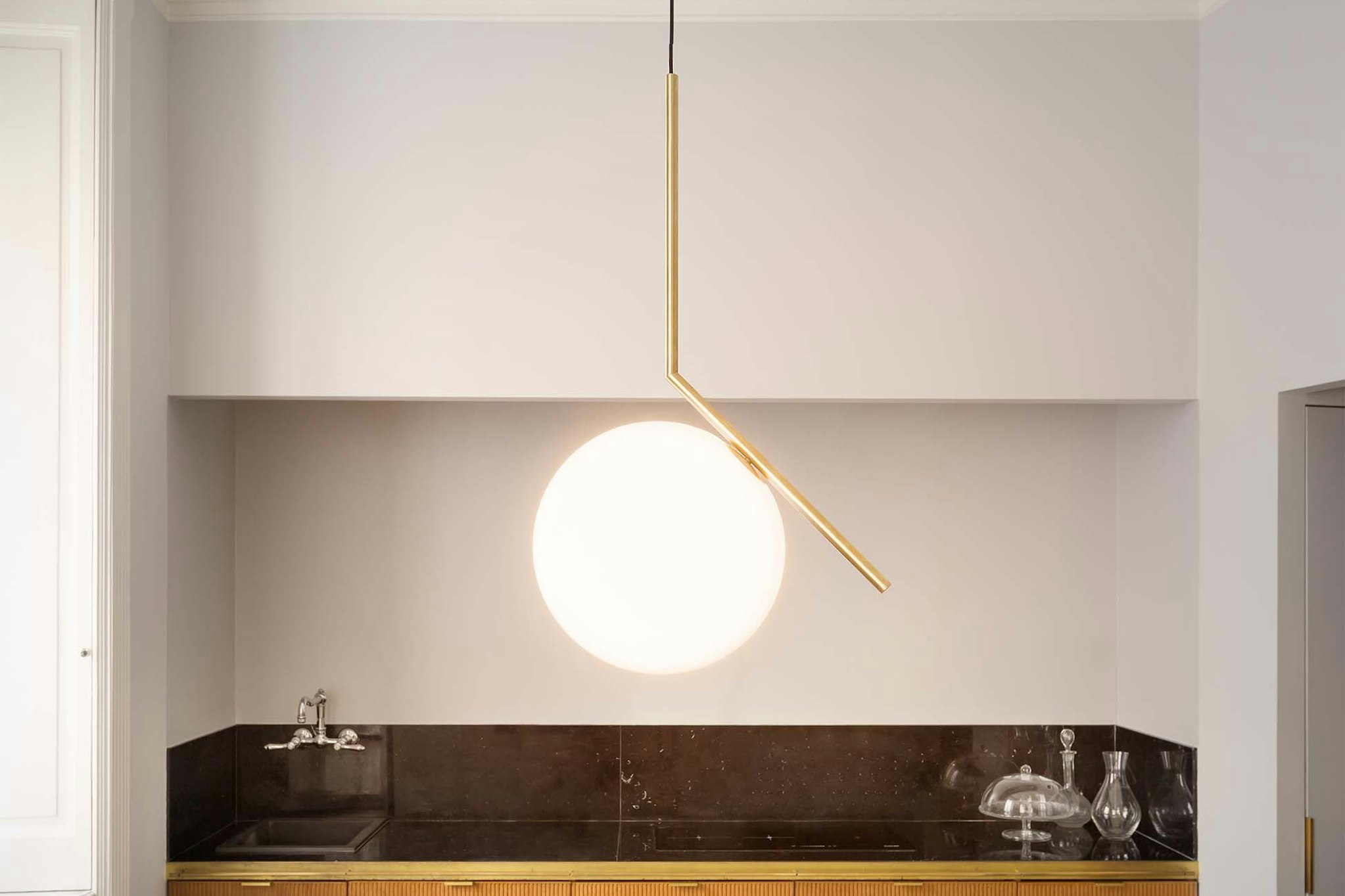 P_Sf_A-IC-Lights-Suspension-Flos-Decorative-Thubnail-life_general.jpg