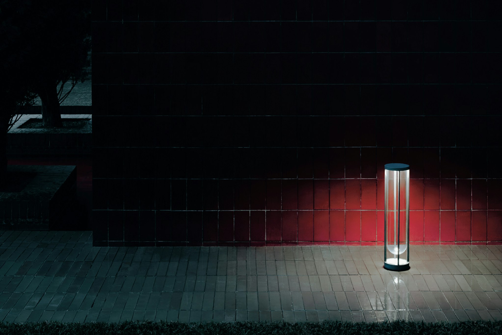 P_Sf_A-In-Vitro-Bollard-Flos-Outdoor-Thubnail-life_general.jpg