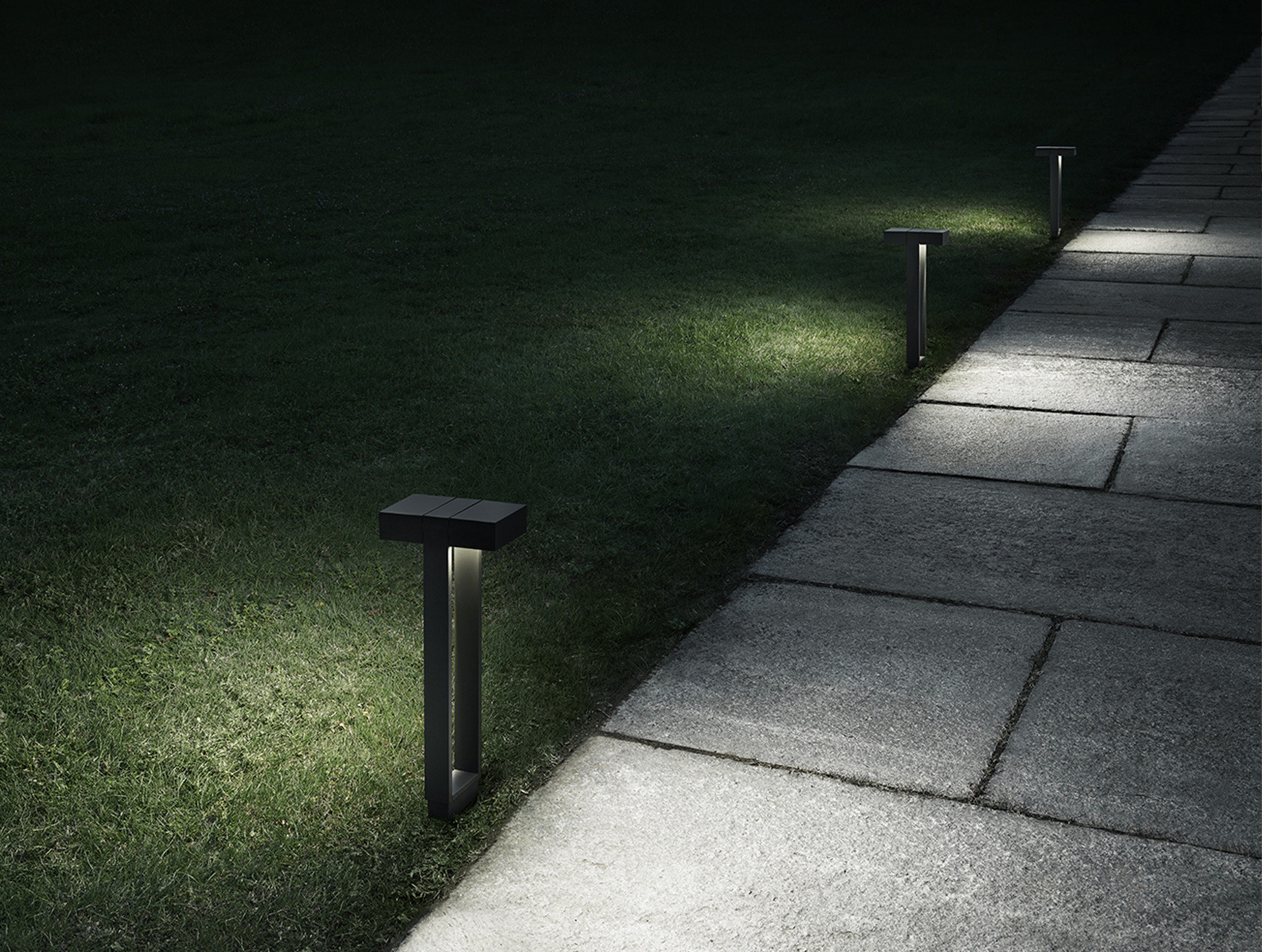 P_Sf_A-Mile-Bollard-Flos-Outdoor-Thubnail-life_general.jpg