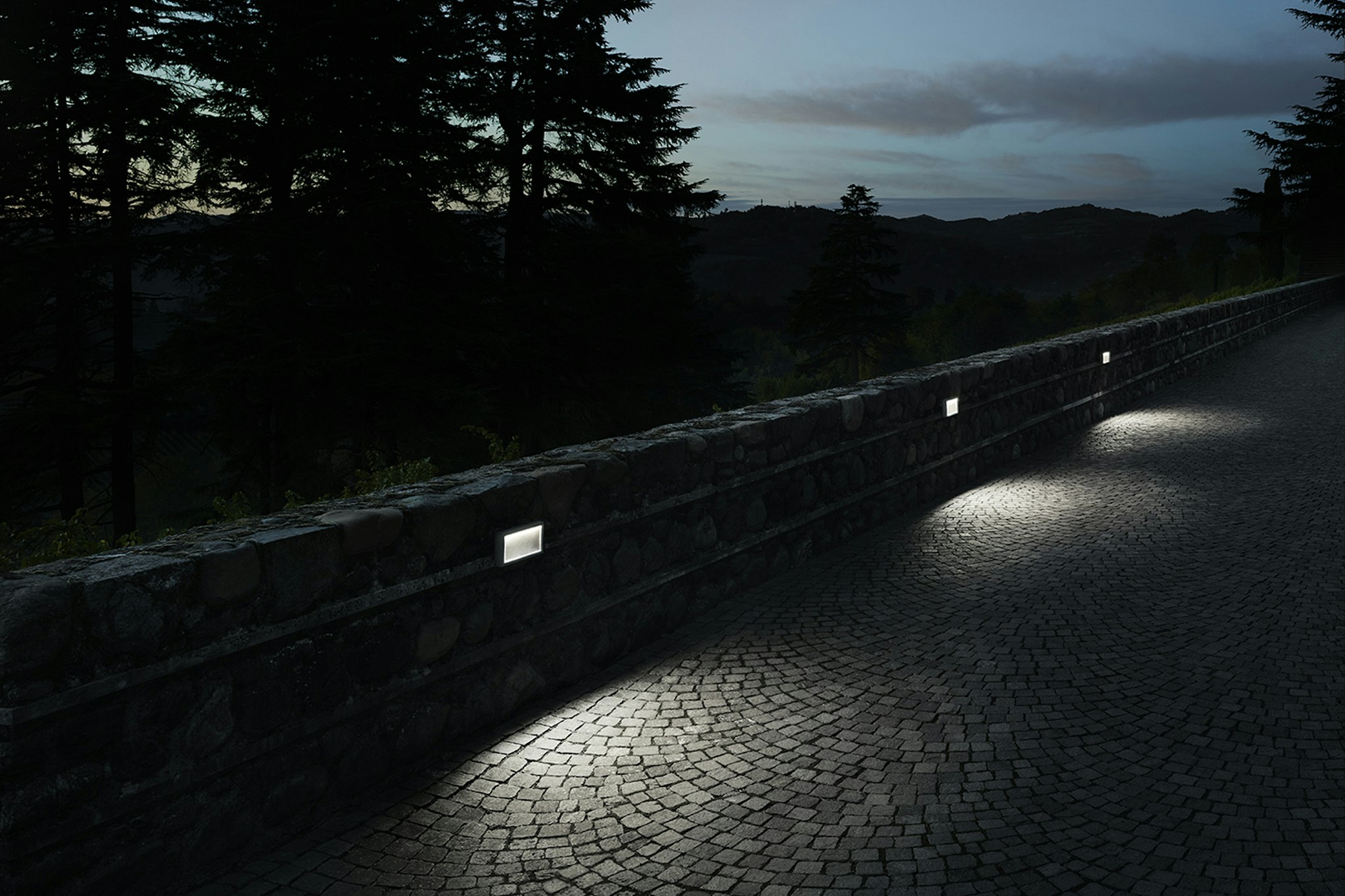 P_Sf_A-Mile-Path-Flos-Outdoor-Thubnail-life_general.jpg