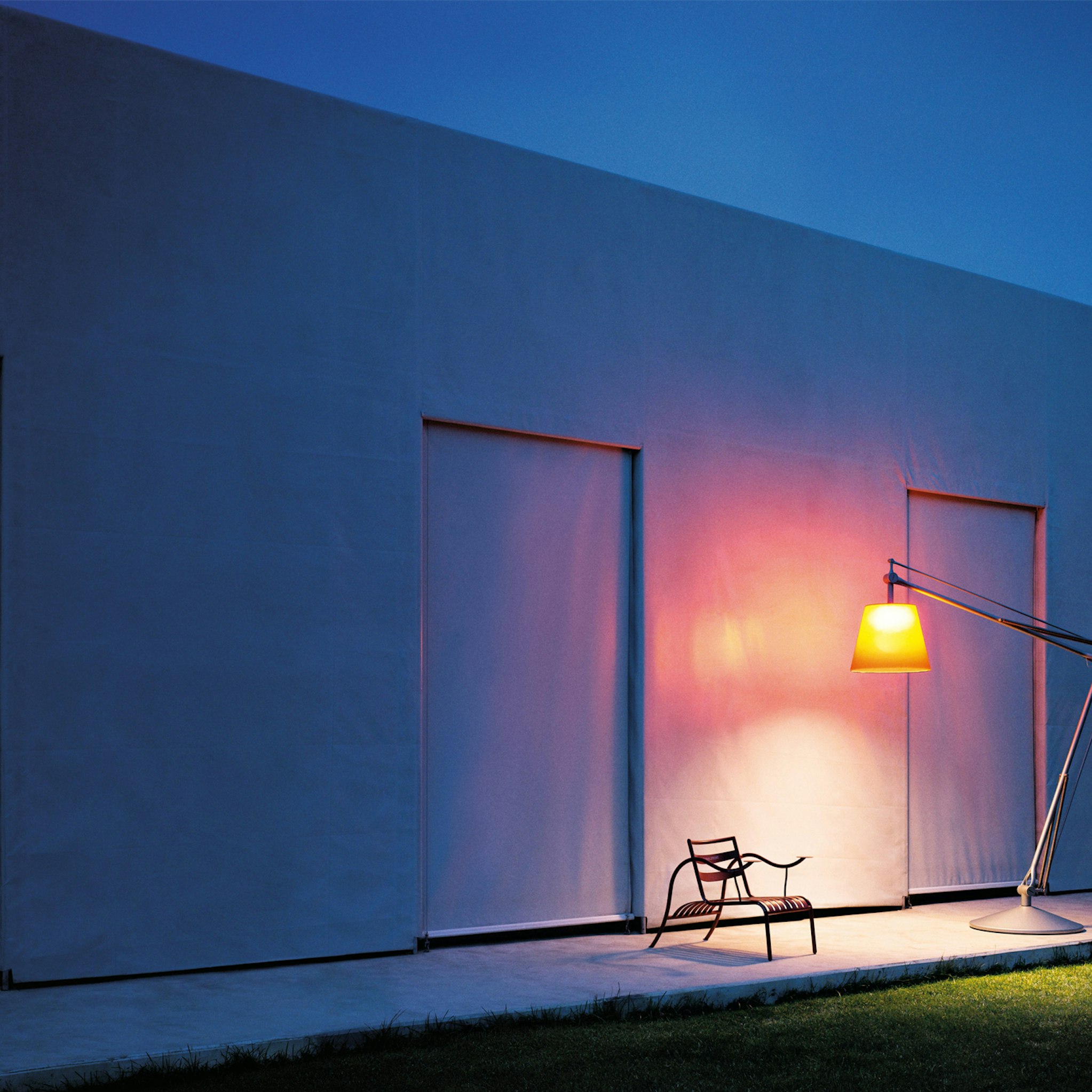 P_Sf_A-Superarchimoon-Flos-Outdoor-Thubnail-life_general.jpg
