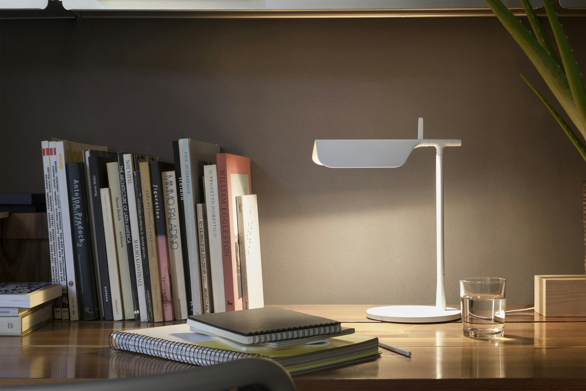 P_Sf_A-Tab-Table-Flos-Decorative-Thubnail-life_general.jpg