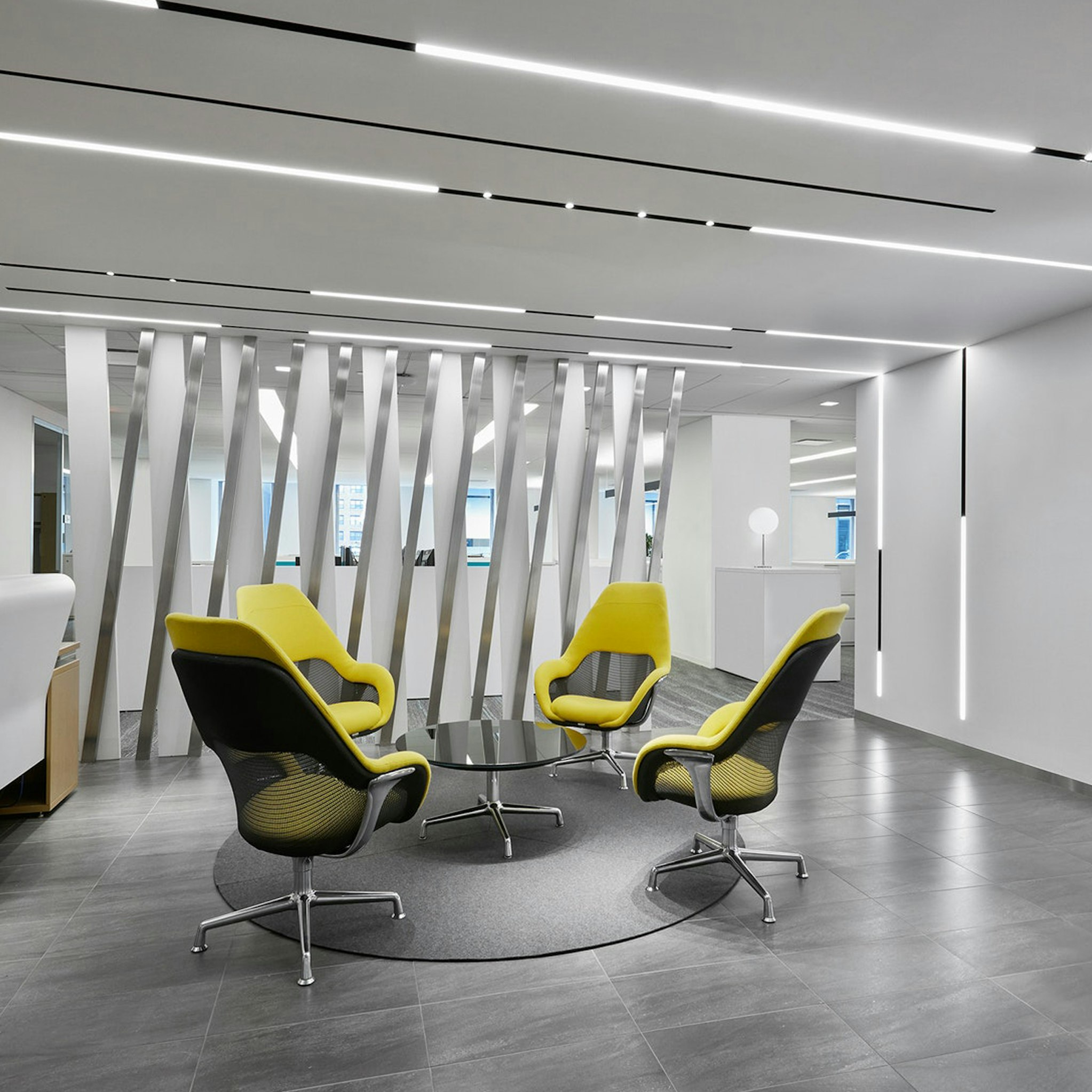 P_Sf_A-The-Running-Magnet-Flos-Architectural-Thubnail-life_general.jpg