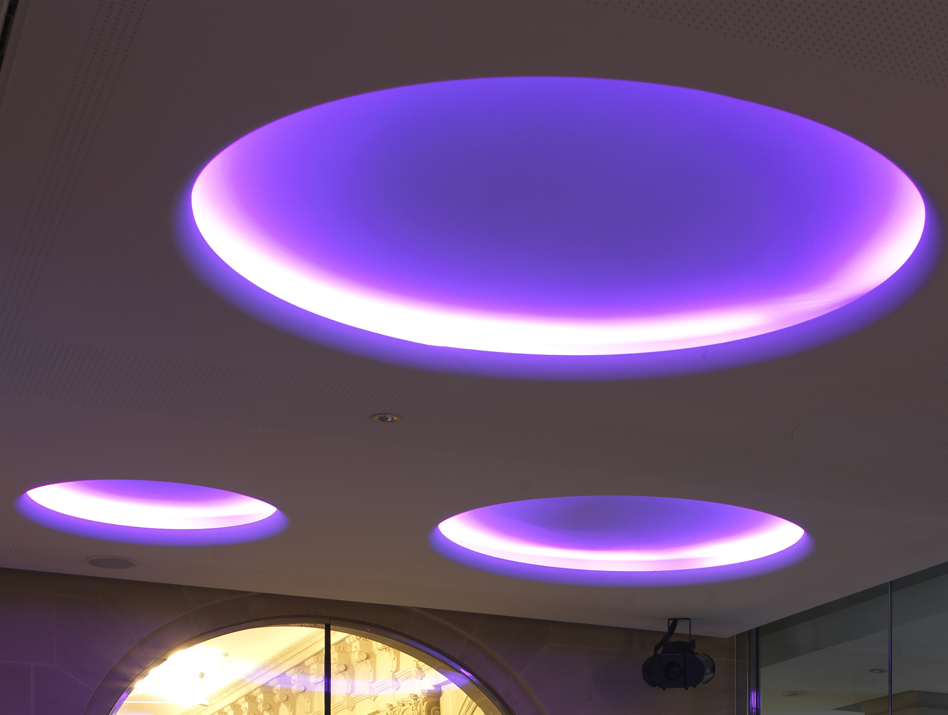 P_Sf_A-USO-Cove-Lighting-Flos-Architectural-Thubnail-life_general.jpg