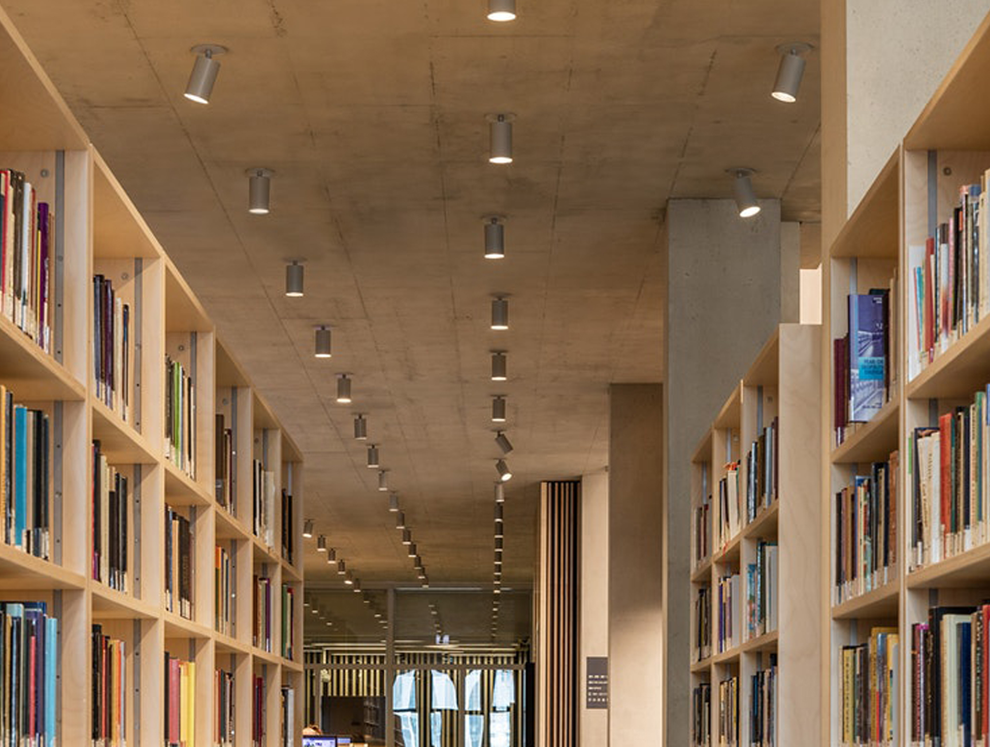 P_Sf_A-UT-Pro-Surface-Flos-Architectural-Thubnail-life_general.jpg