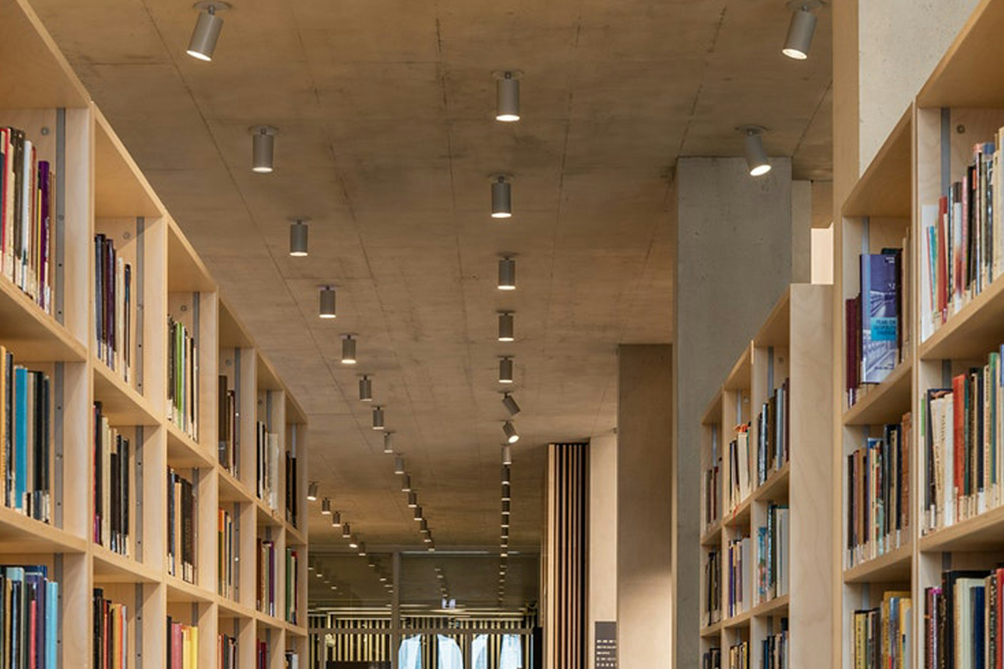 P_Sf_A-UT-Pro-Surface-Flos-Architectural-Thubnail-life_general.jpg