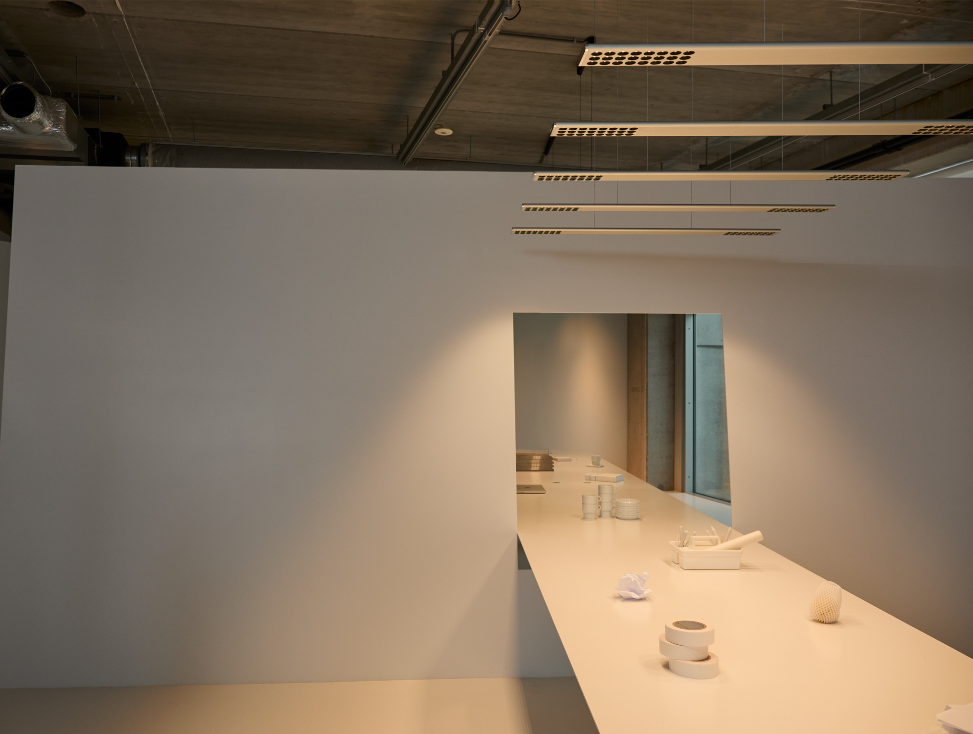 P_Sf_A-Workmates-Suspension-Flos-Architectural-Thubnail-life_general.jpg