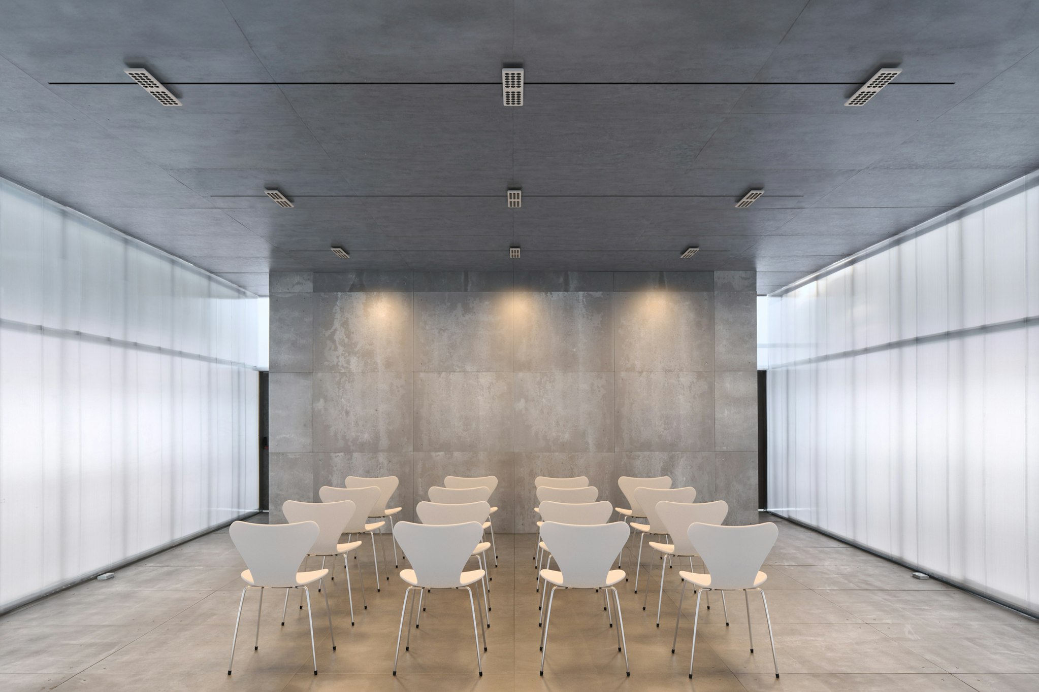 P_Sf_A-Workmates-Track-In_Track-Flos-Architectural-Thubnail-life_general.jpg