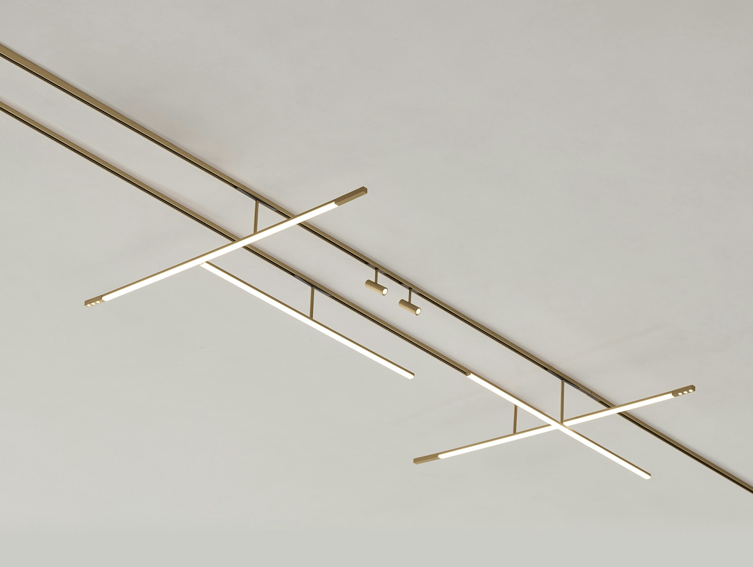 P_Sf_A-Zero-Track-Pro-Flos-Architectural-Thubnail-life_over_grey_I.jpg