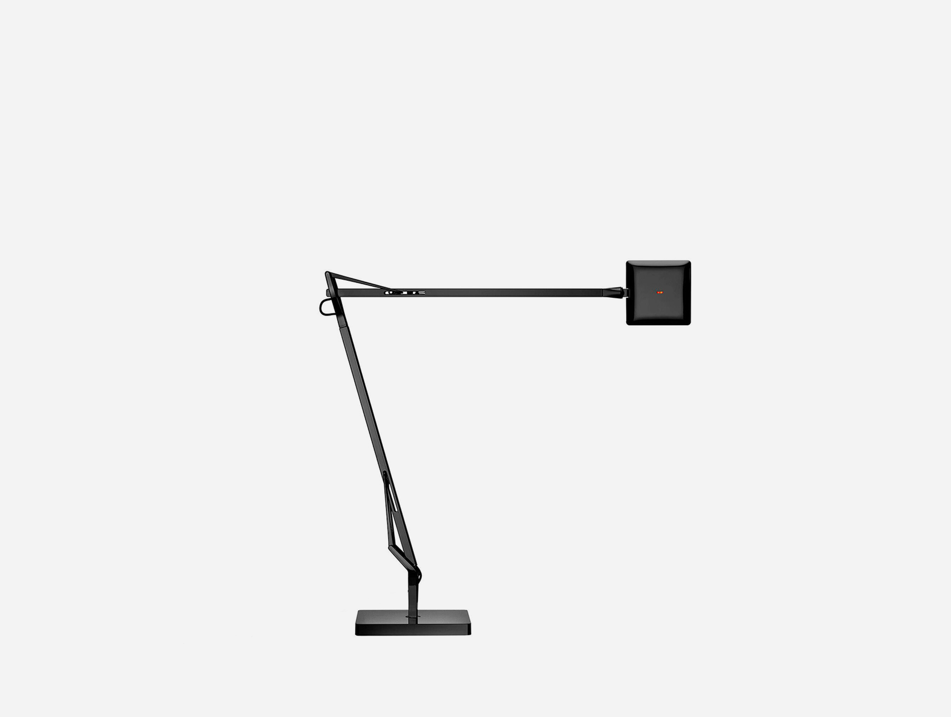 P_Sf_A-kelvin-Edge-Table-Flos-Decorative-Thubnail-life_over_grey.jpg