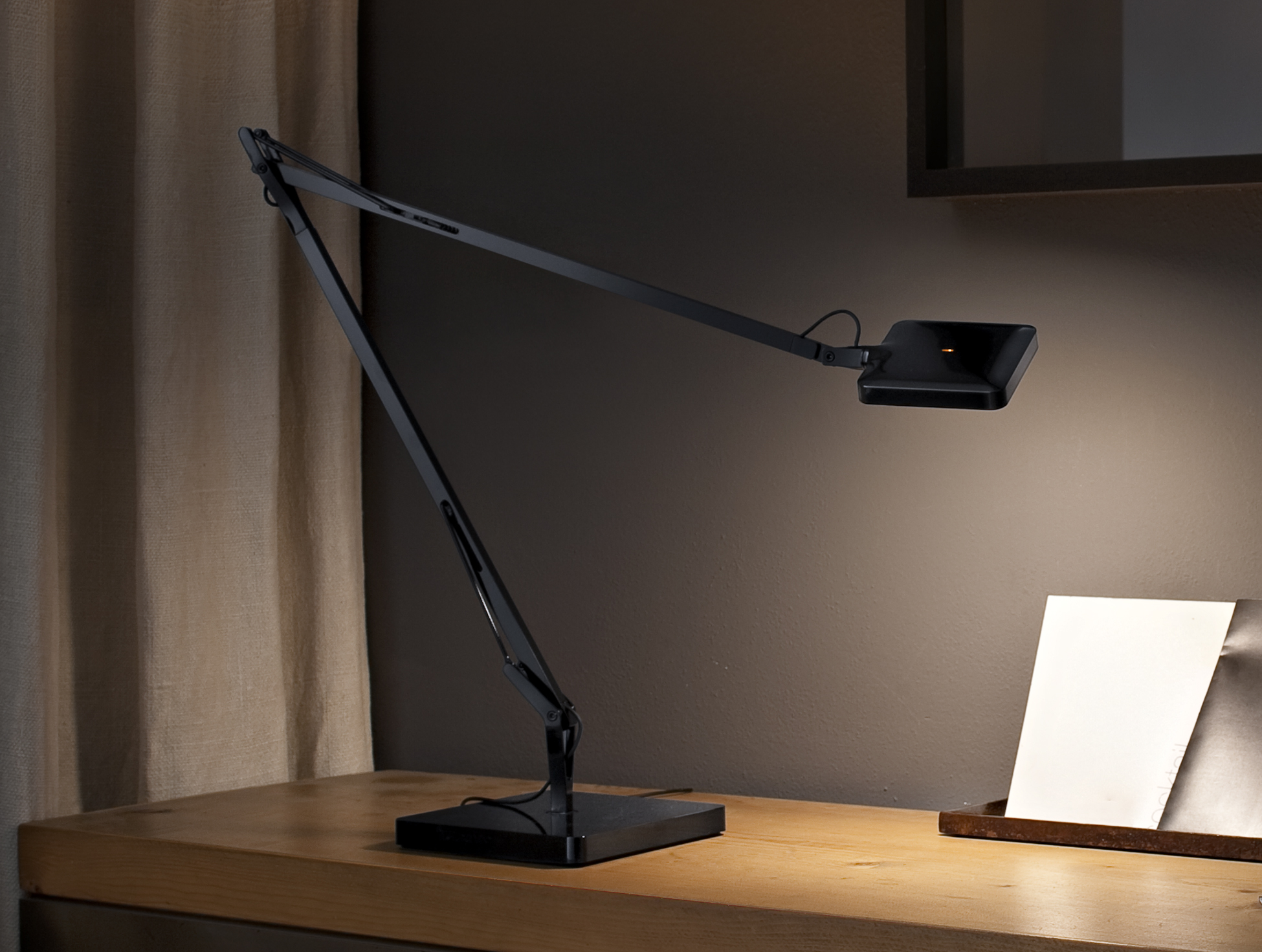 P_Sf_A-kelvin-LED-Table-Flos-Decorative-Thubnail-life_general.jpg