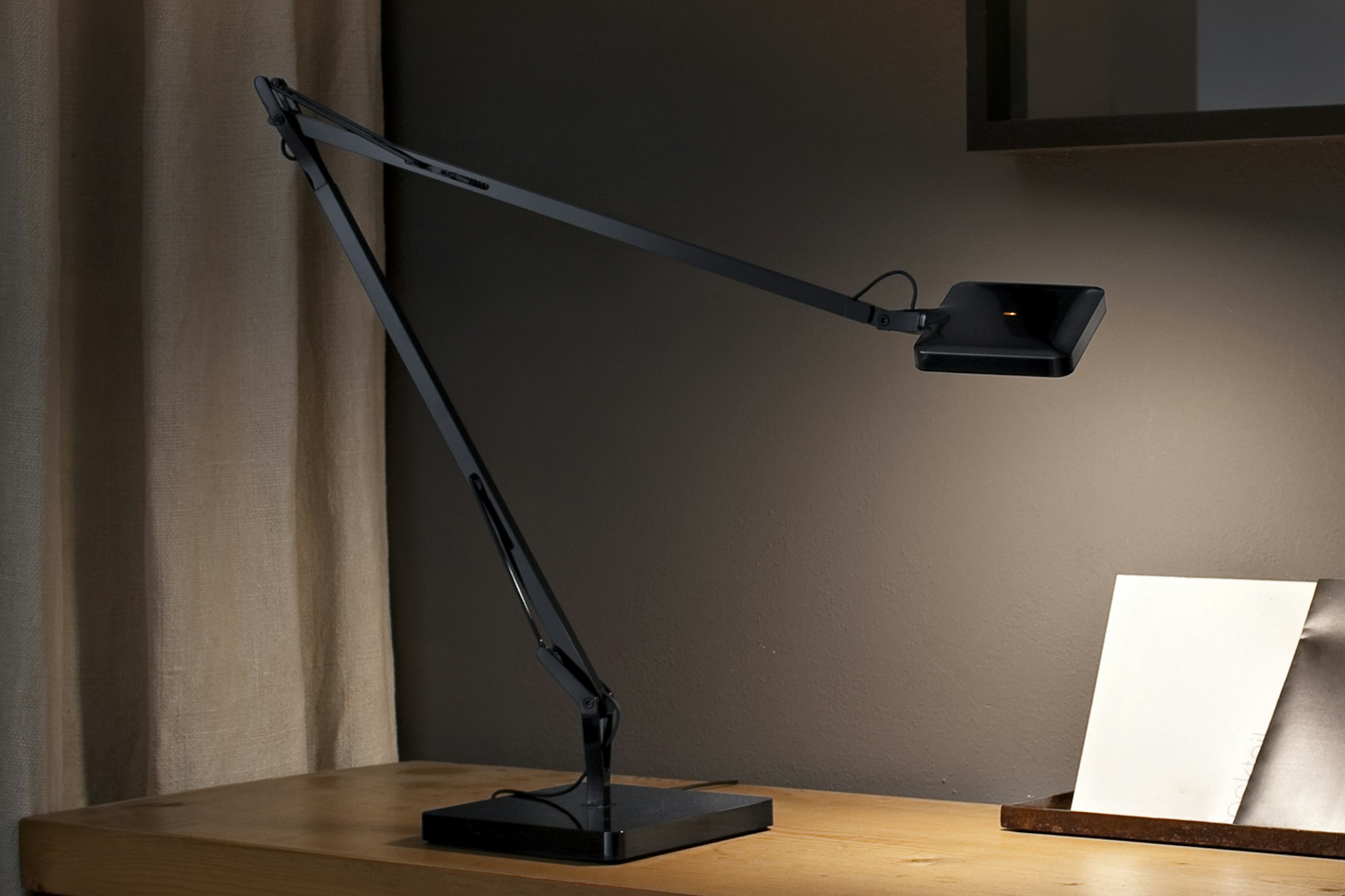 P_Sf_A-kelvin-LED-Table-Flos-Decorative-Thubnail-life_general.jpg