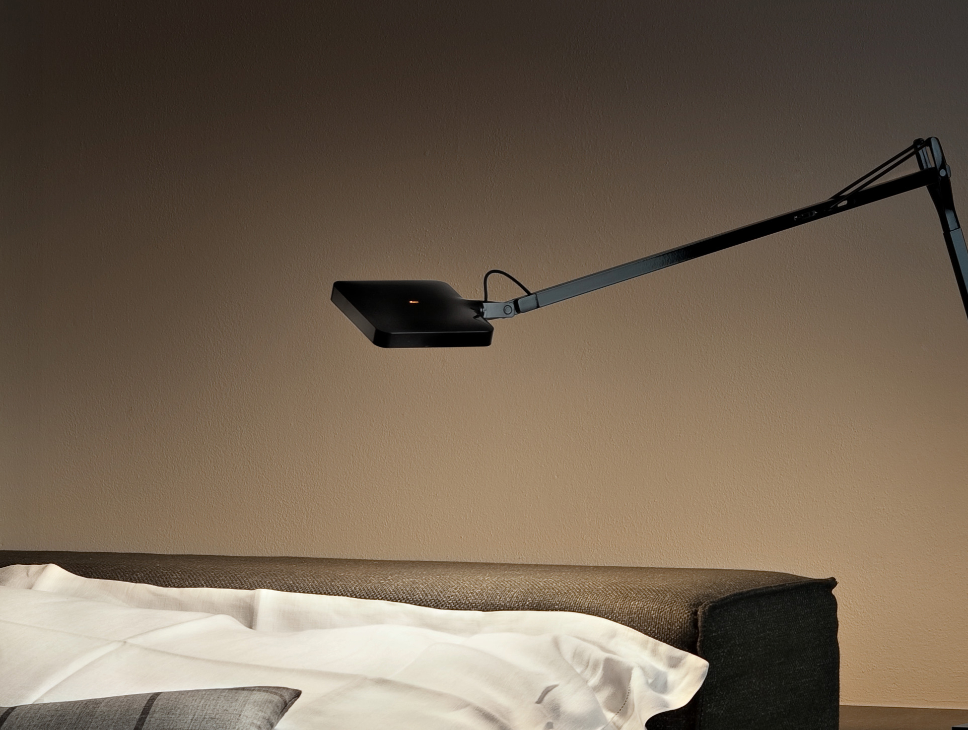 P_Sf_A-kelvin-LED-Wall-Ceiling-Flos-Architectural-Thubnail-life.jpg