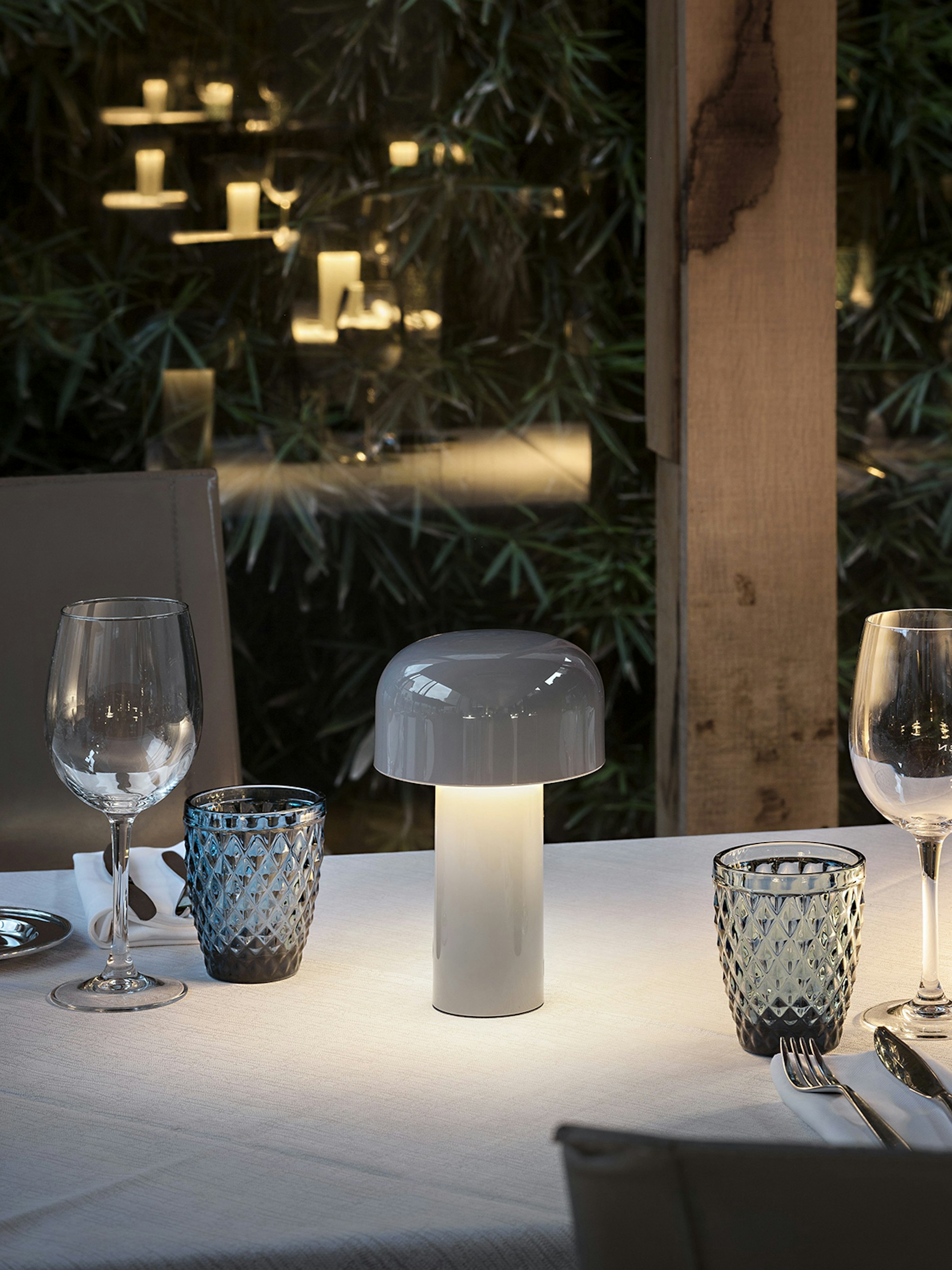 P_Sf_AV-Bellhop-Table-Flos-Decorative-Thubnail-life_general.jpg