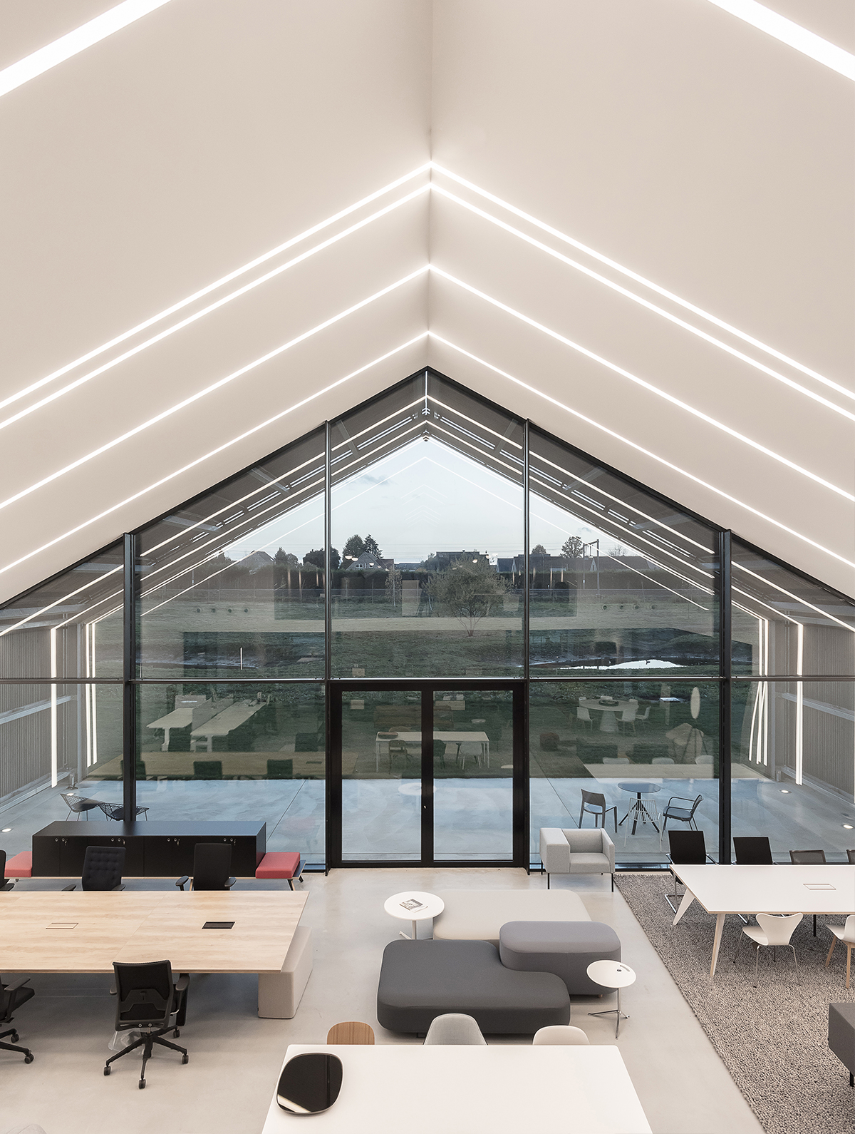 P_Sf_AV-In-Finity-70-Flos-Architectural-Thubnail-life_general.jpg