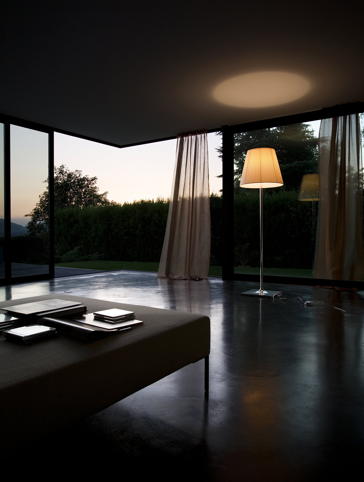 P_Sf_AV-Ktribe-Floor-Flos-Decorative-Thubnail-life_general.jpg