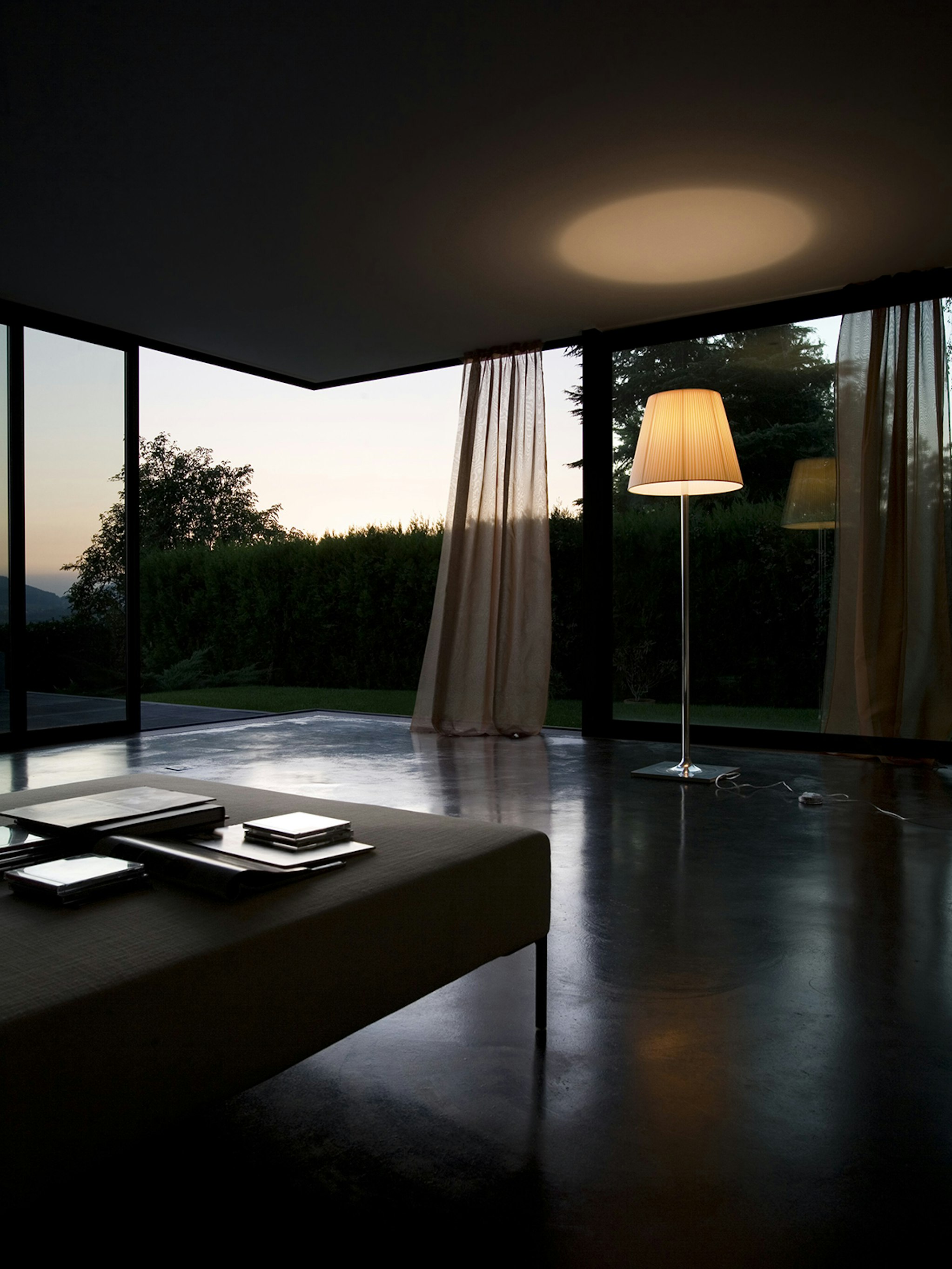 P_Sf_AV-Ktribe-Floor-Flos-Decorative-Thubnail-life_general.jpg
