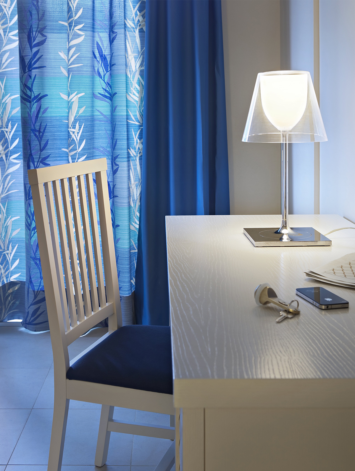 P_Sf_AV-Ktribe-Table-Flos-Decorative-Thubnail-life_general.jpg